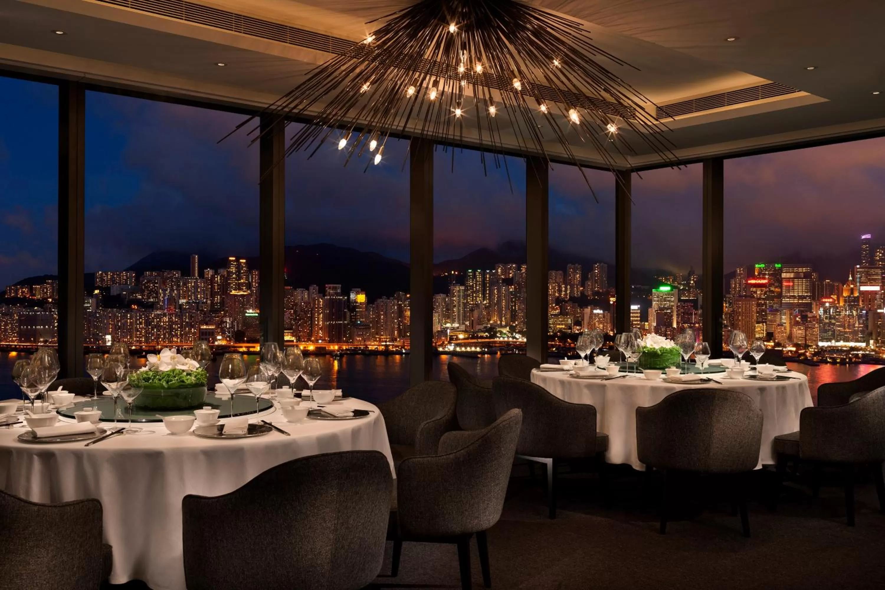 Restaurant/places to eat in Hotel ICON