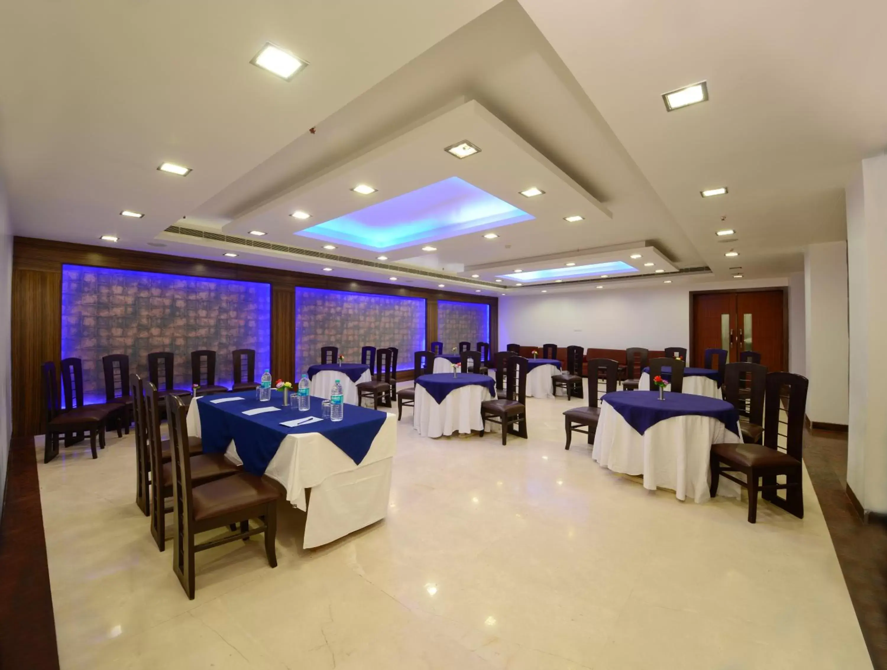 Restaurant/Places to Eat in Hotel Taj Resorts