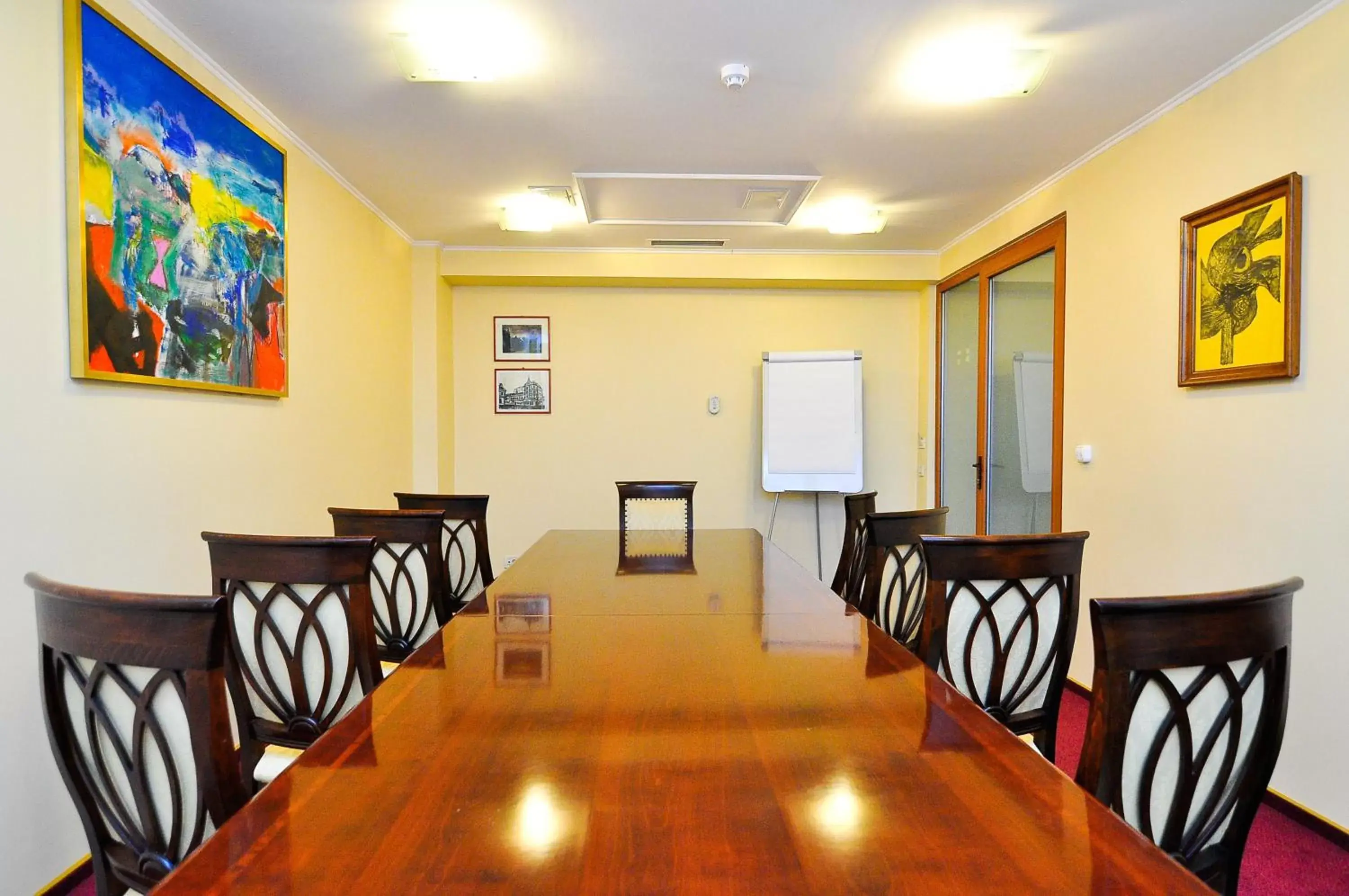 Business facilities in Hotel Maxim