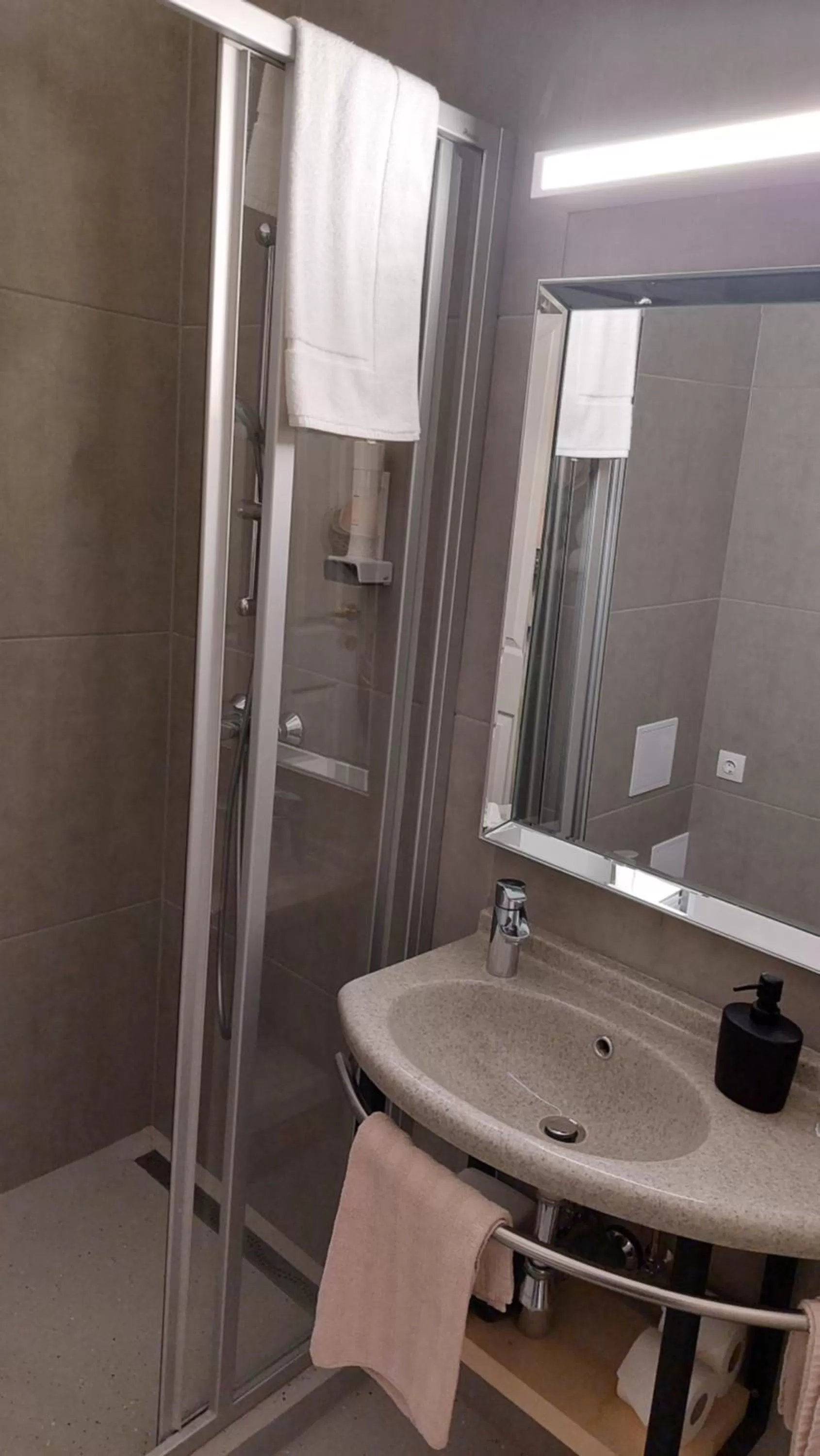 Bathroom in Hotel Piano