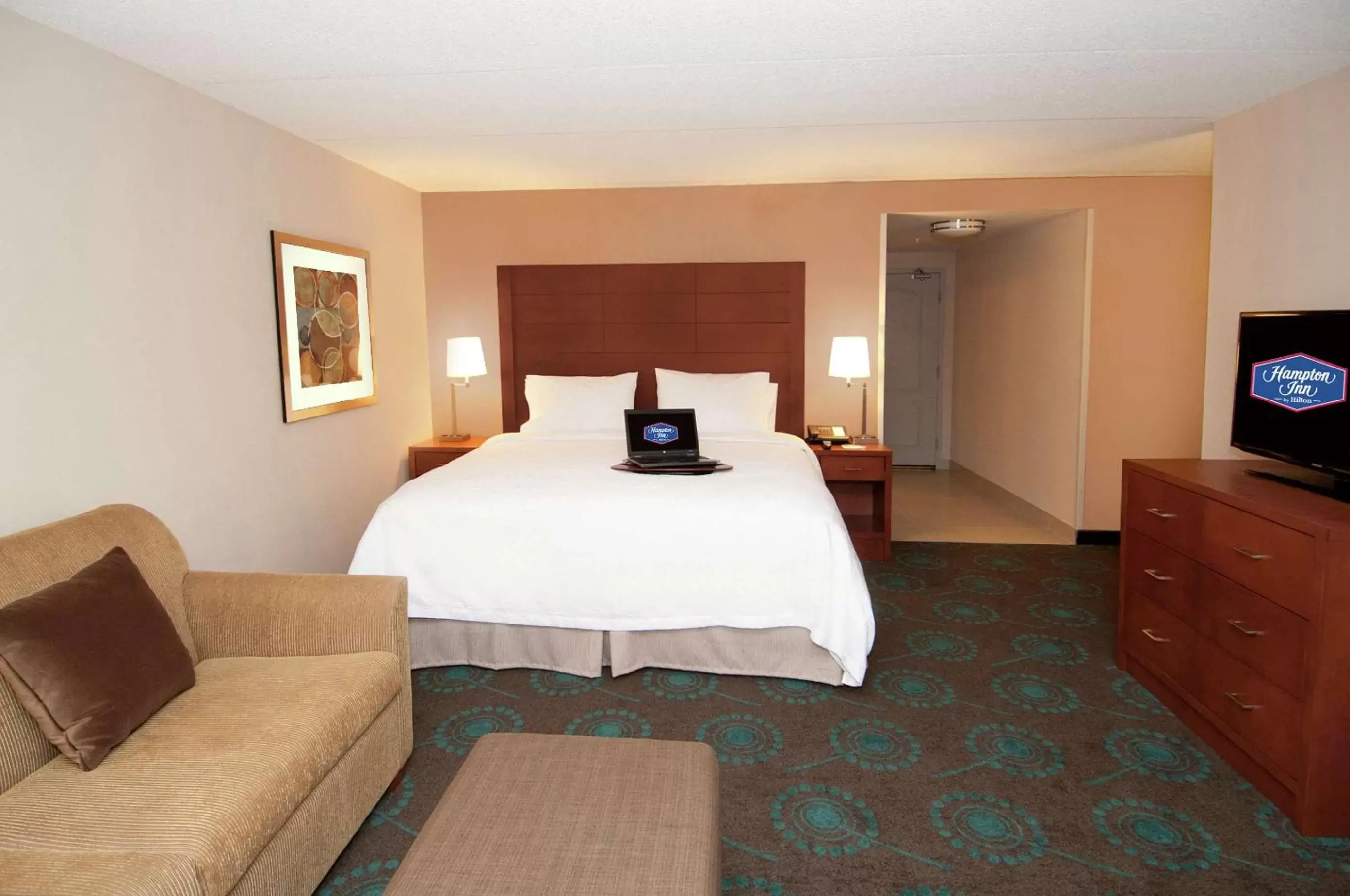 Bedroom, Bed in Hampton Inn by Hilton Brampton - Toronto