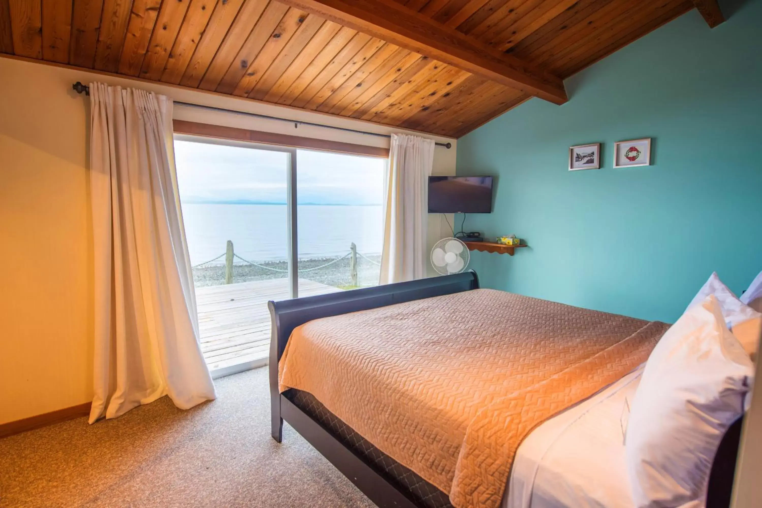 Bed in Ocean Resort