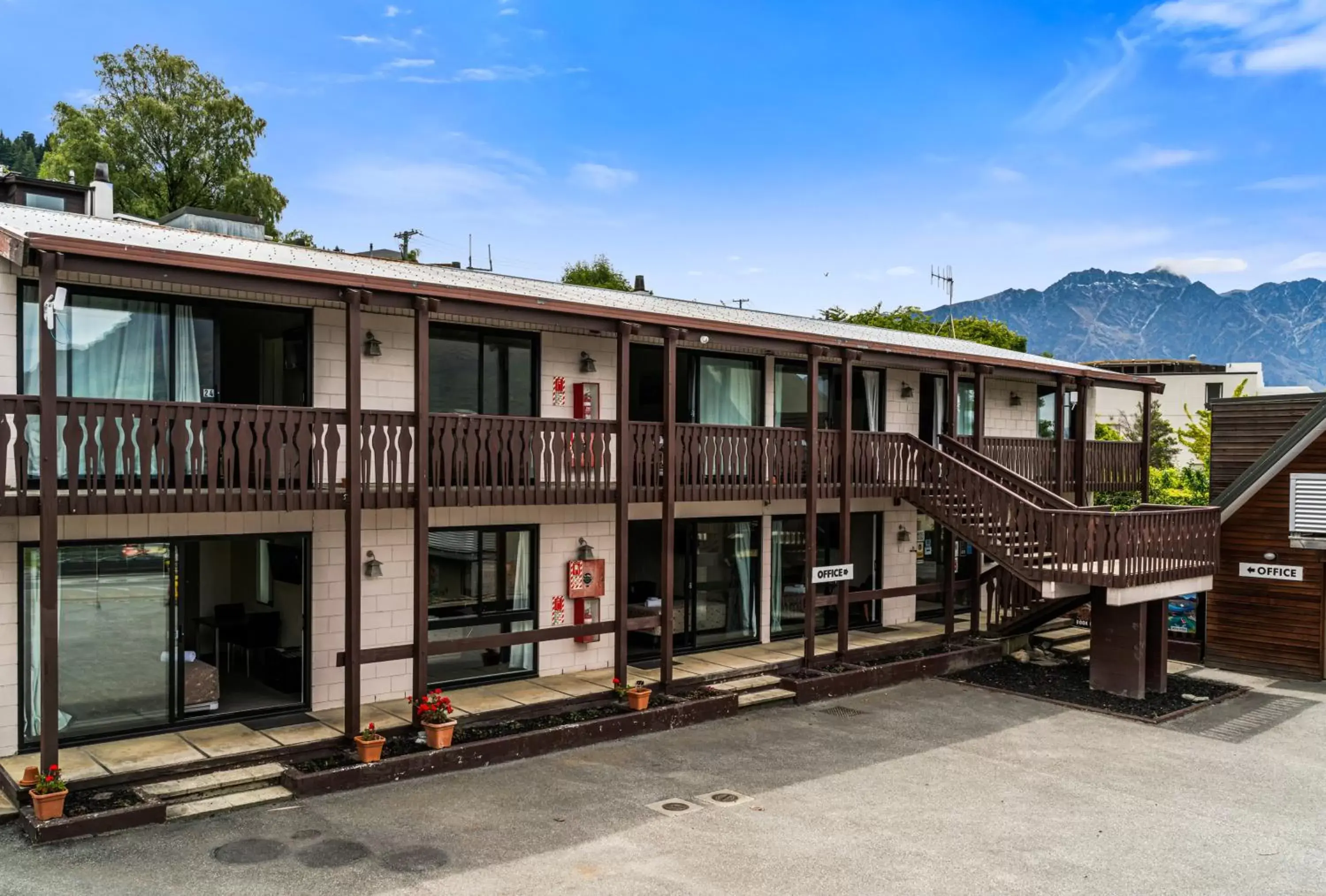 Property Building in Queenstown Motel Apartments