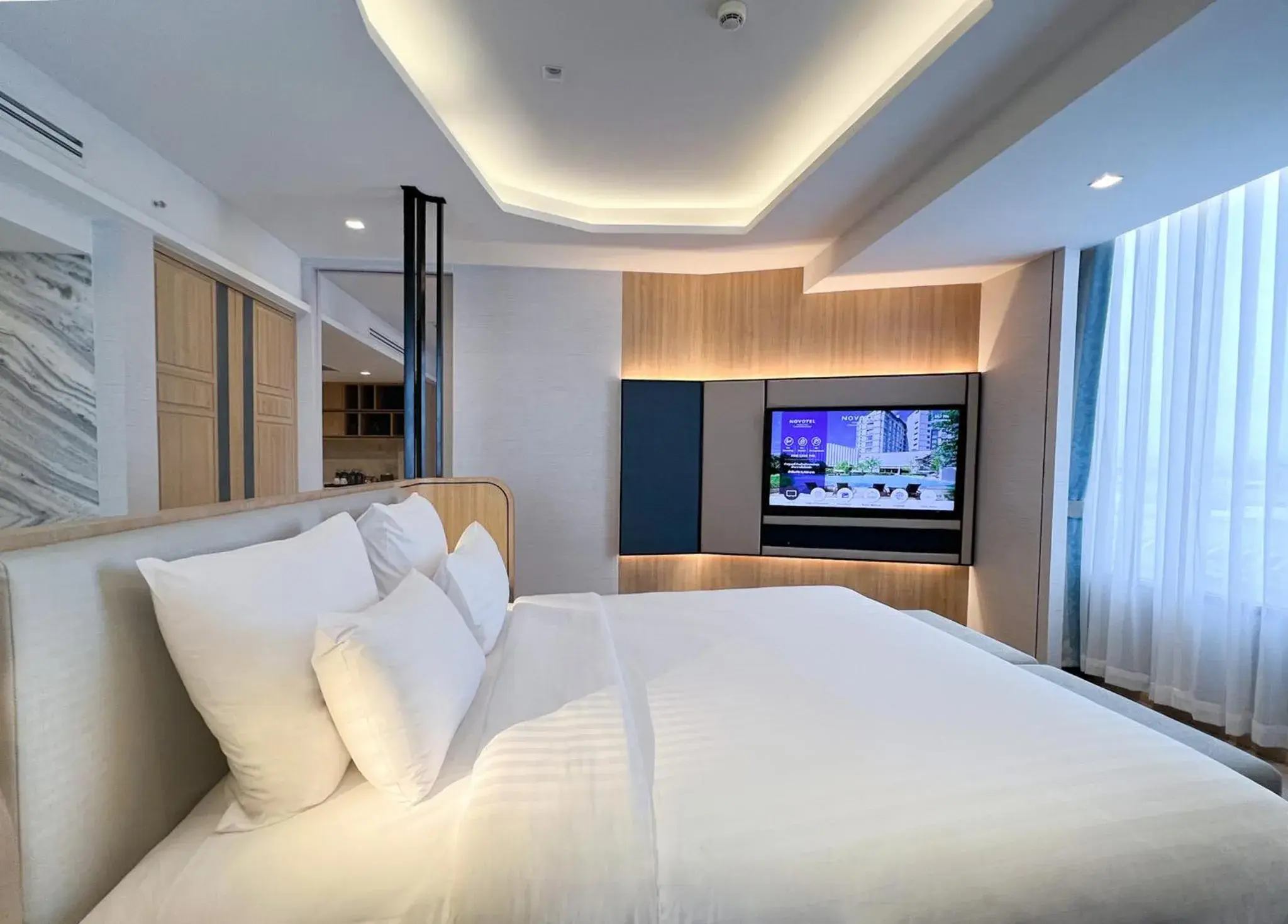 Bedroom, Bed in Novotel Rayong Star Convention Centre