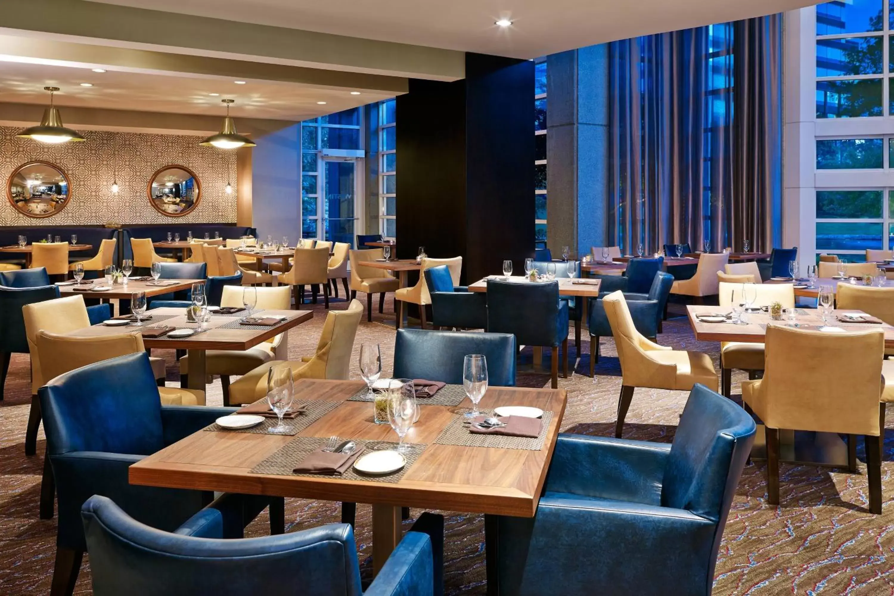 Kitchen or kitchenette, Restaurant/Places to Eat in The Westin Atlanta Perimeter North