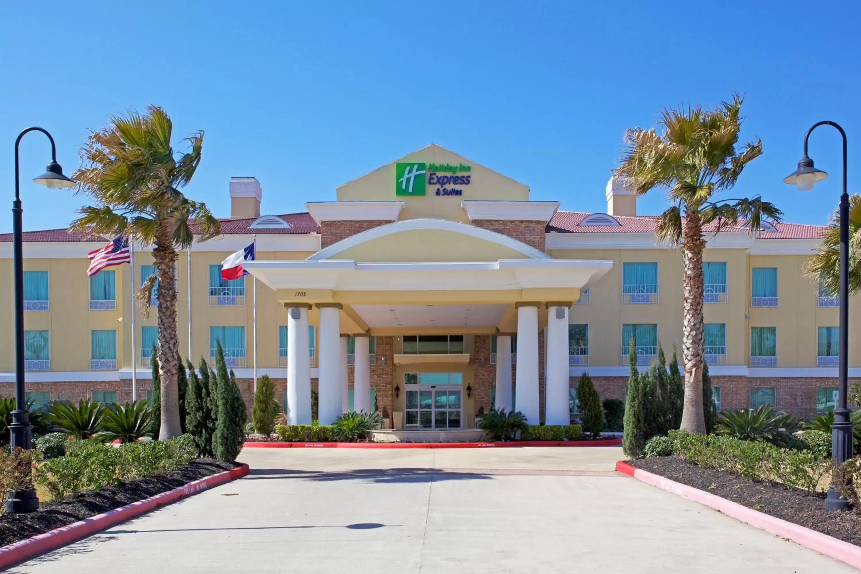 Property Building in Holiday Inn Express Pearland, an IHG Hotel