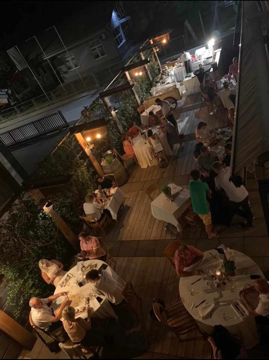 Restaurant/places to eat in Hotel Kunst