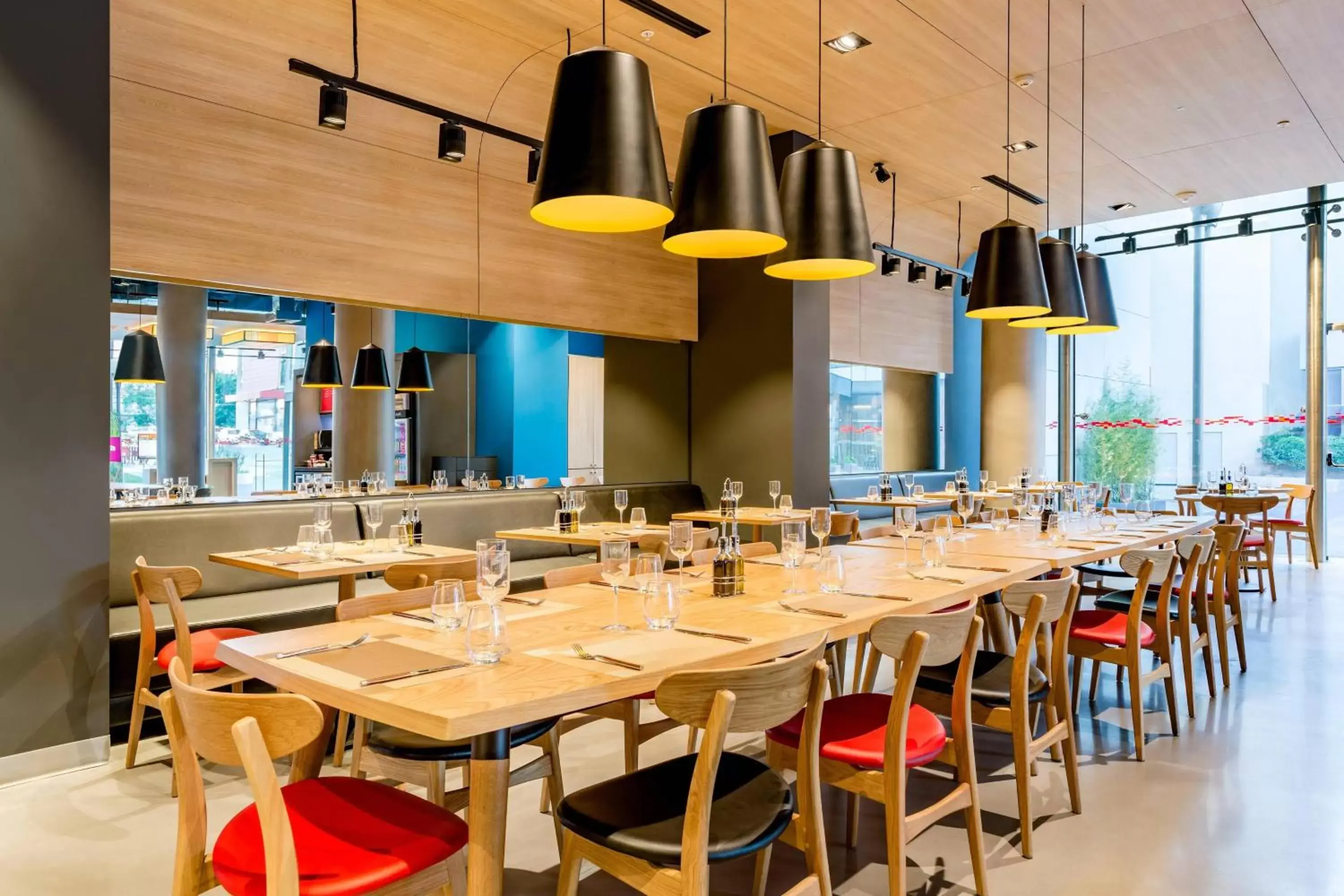 Restaurant/Places to Eat in Aloft Montevideo Hotel - MARRIOTT