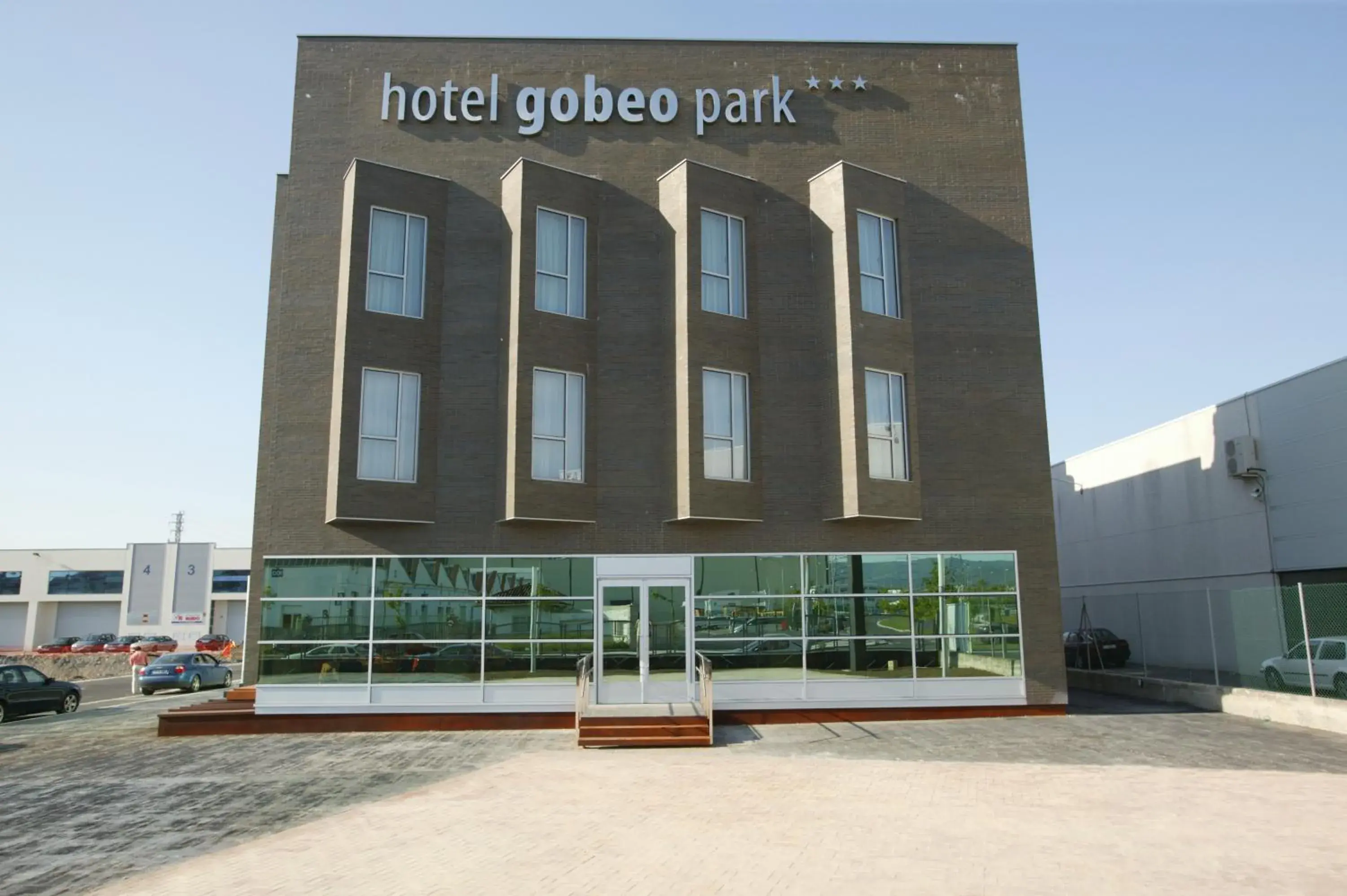 Facade/entrance, Property Building in Gobeo Park