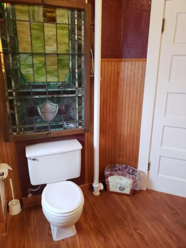 Bathroom in Greenbriar Inn