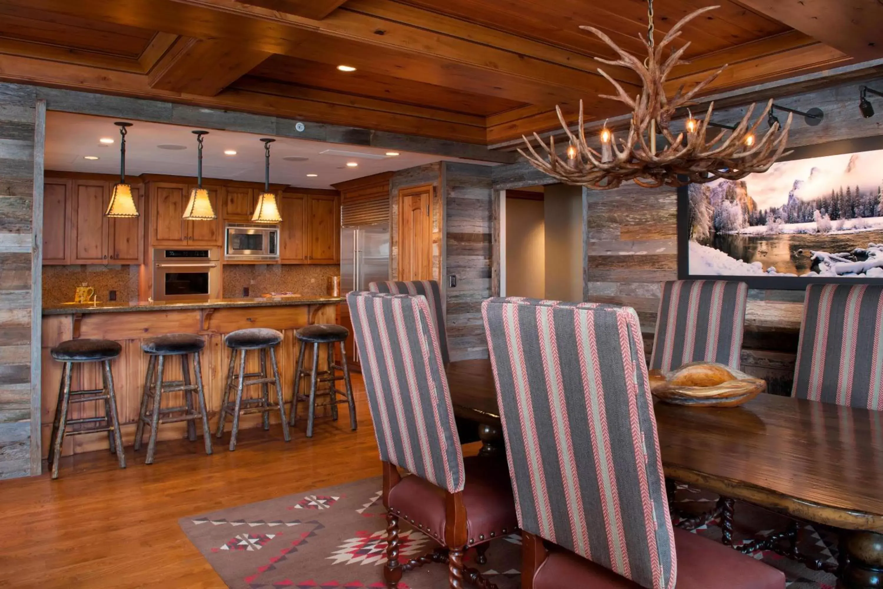 Bedroom, Restaurant/Places to Eat in The Ritz-Carlton, Bachelor Gulch