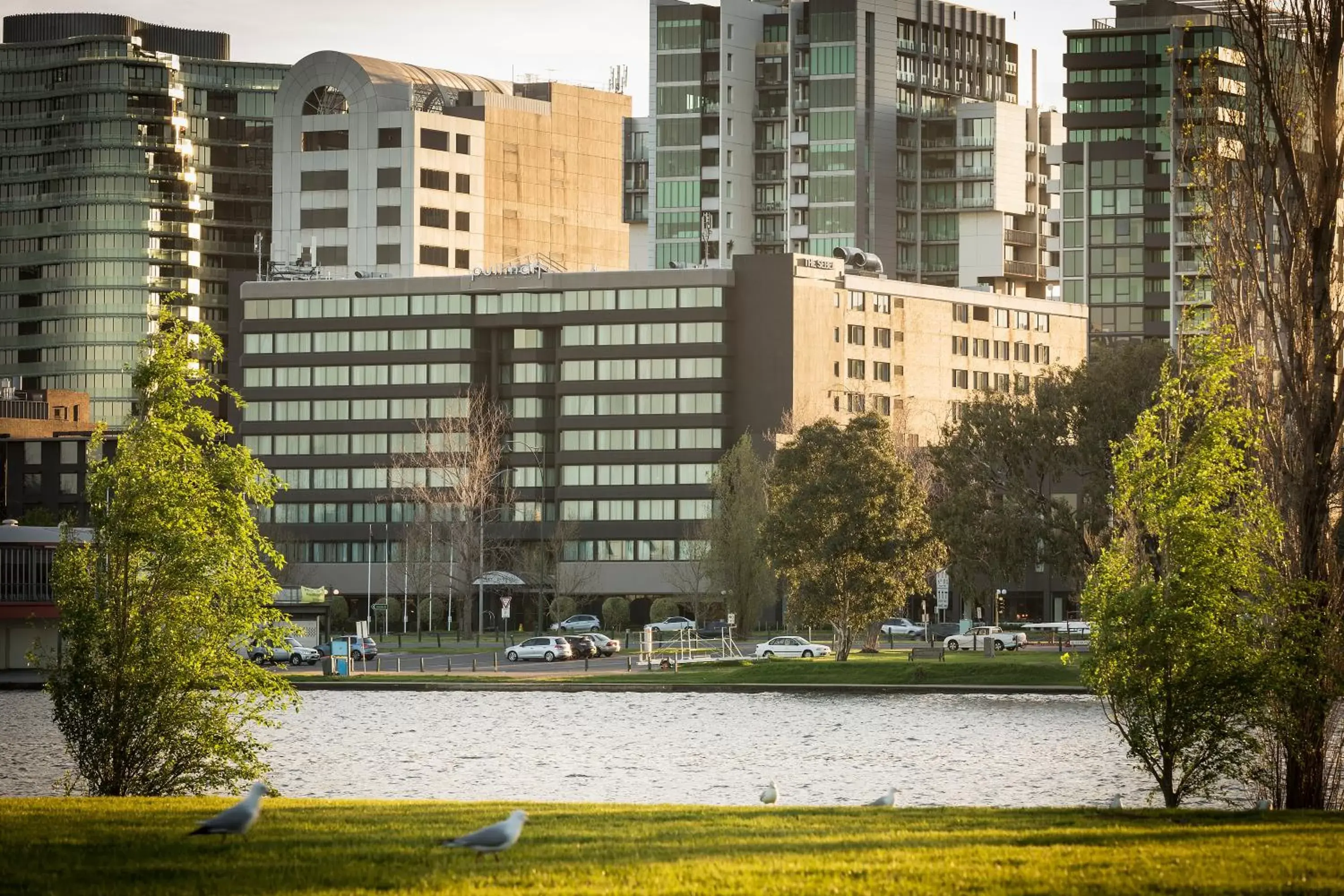 Facade/entrance in Pullman Melbourne Albert Park