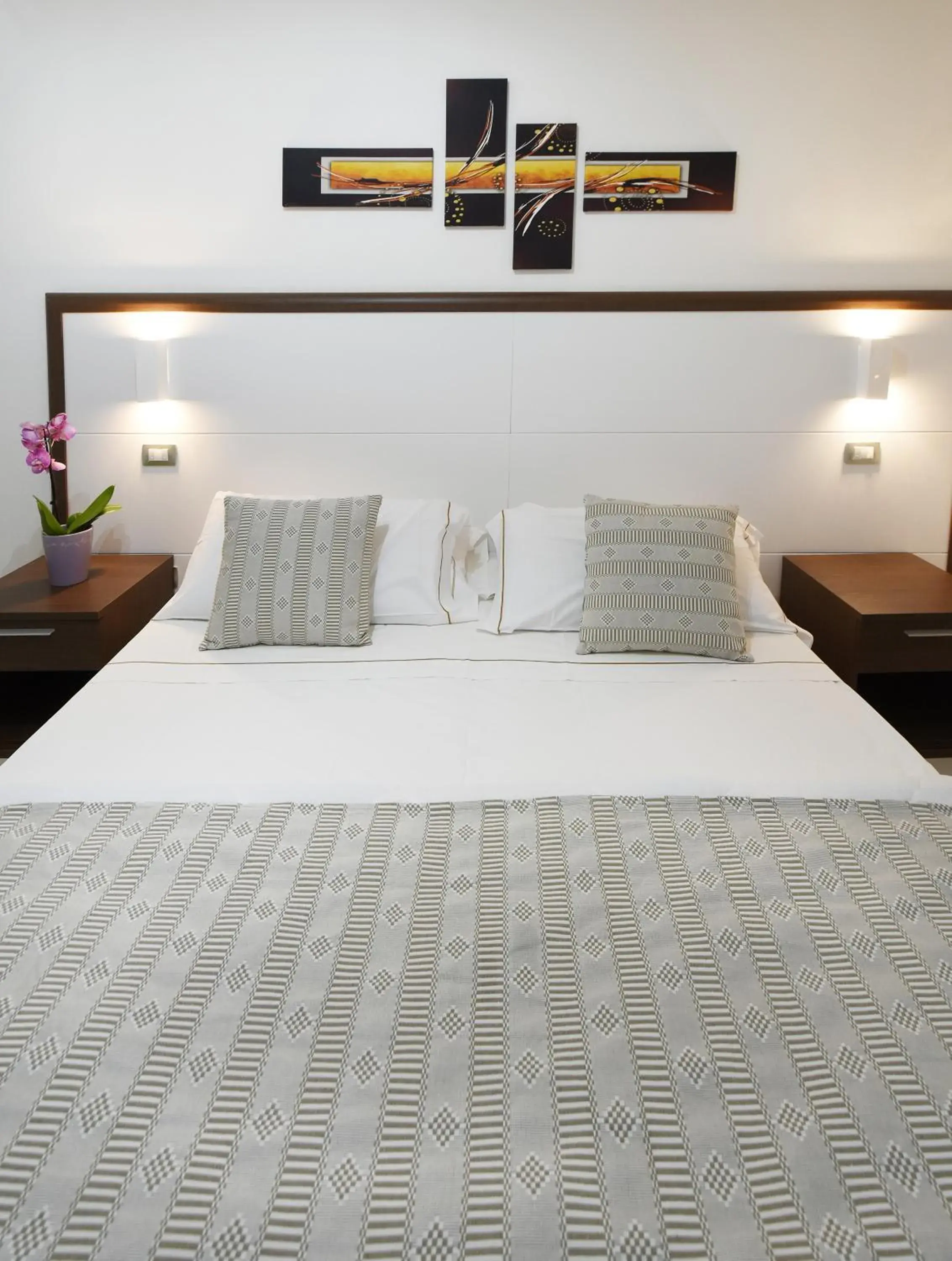 Facility for disabled guests, Bed in Xenia Hotel
