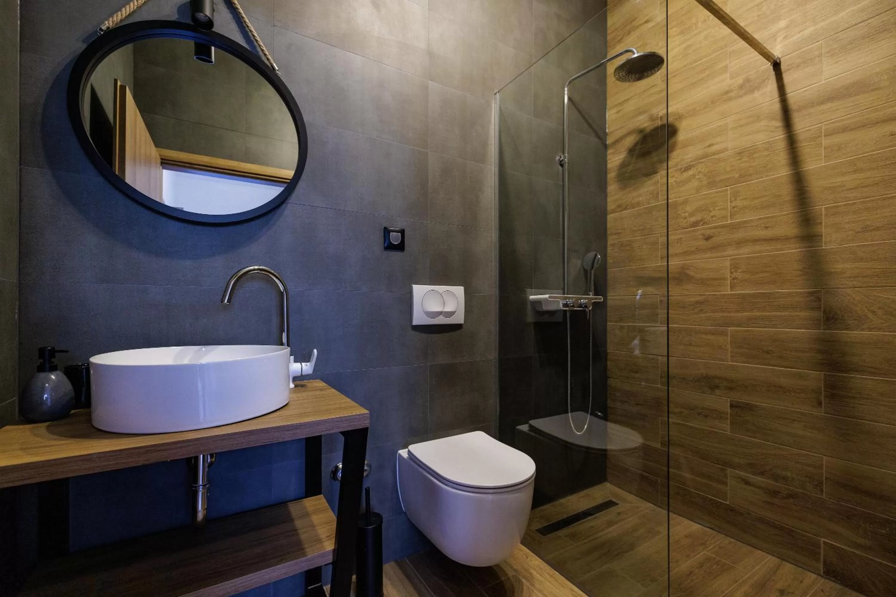 Bathroom in Rooms Lišnić