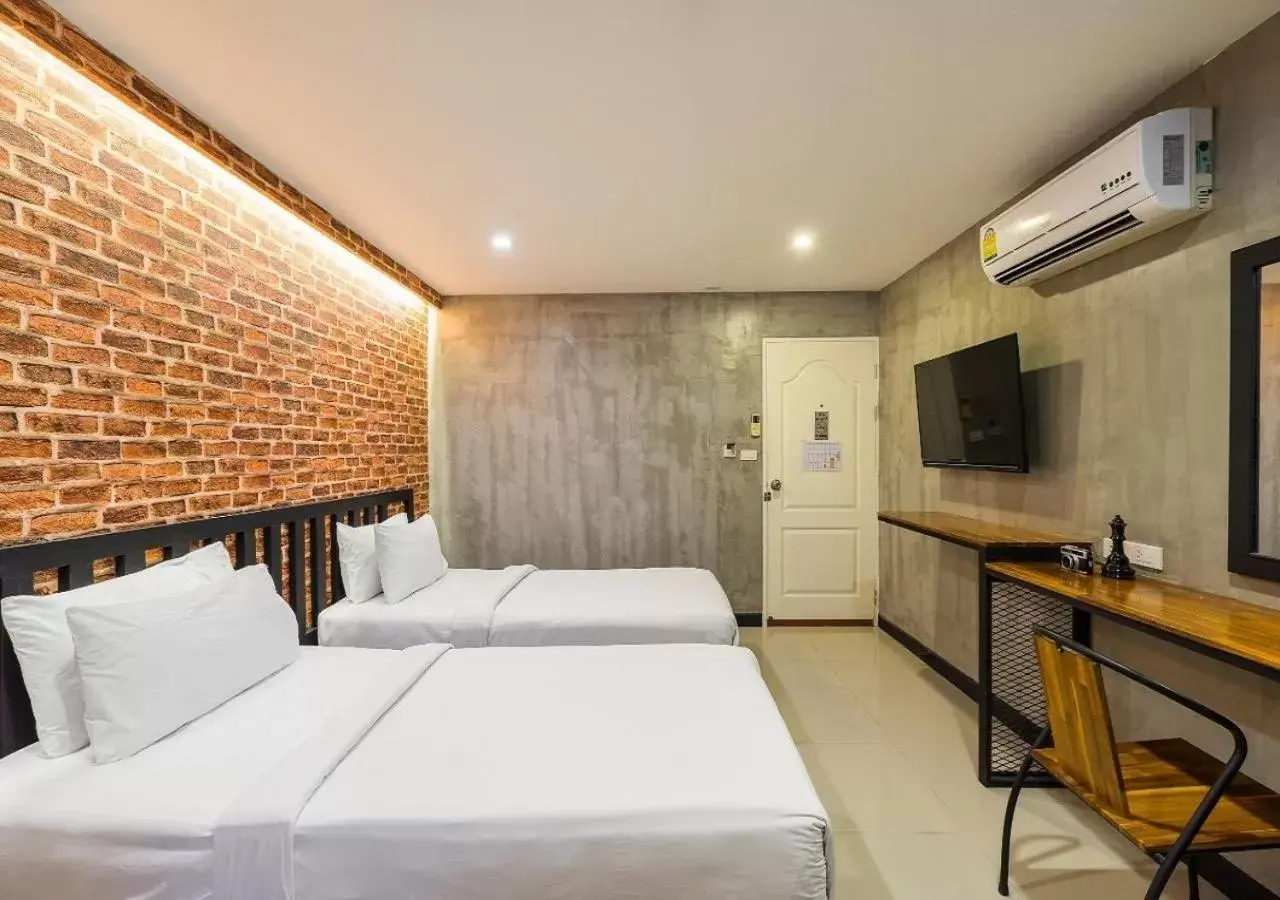 Bed in Ton Aor Place Hotel