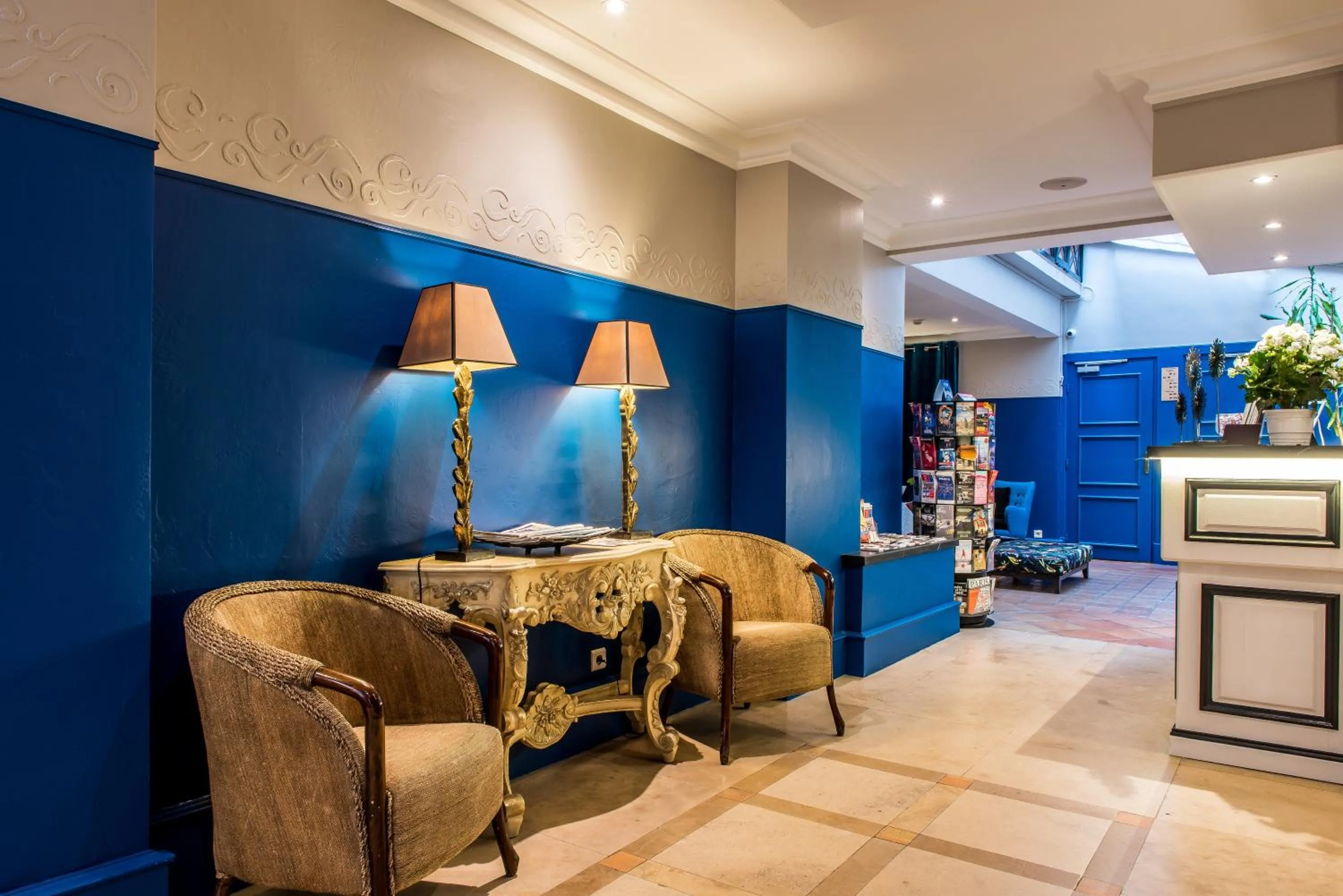 Lobby or reception in Hôtel Jardin Le Bréa