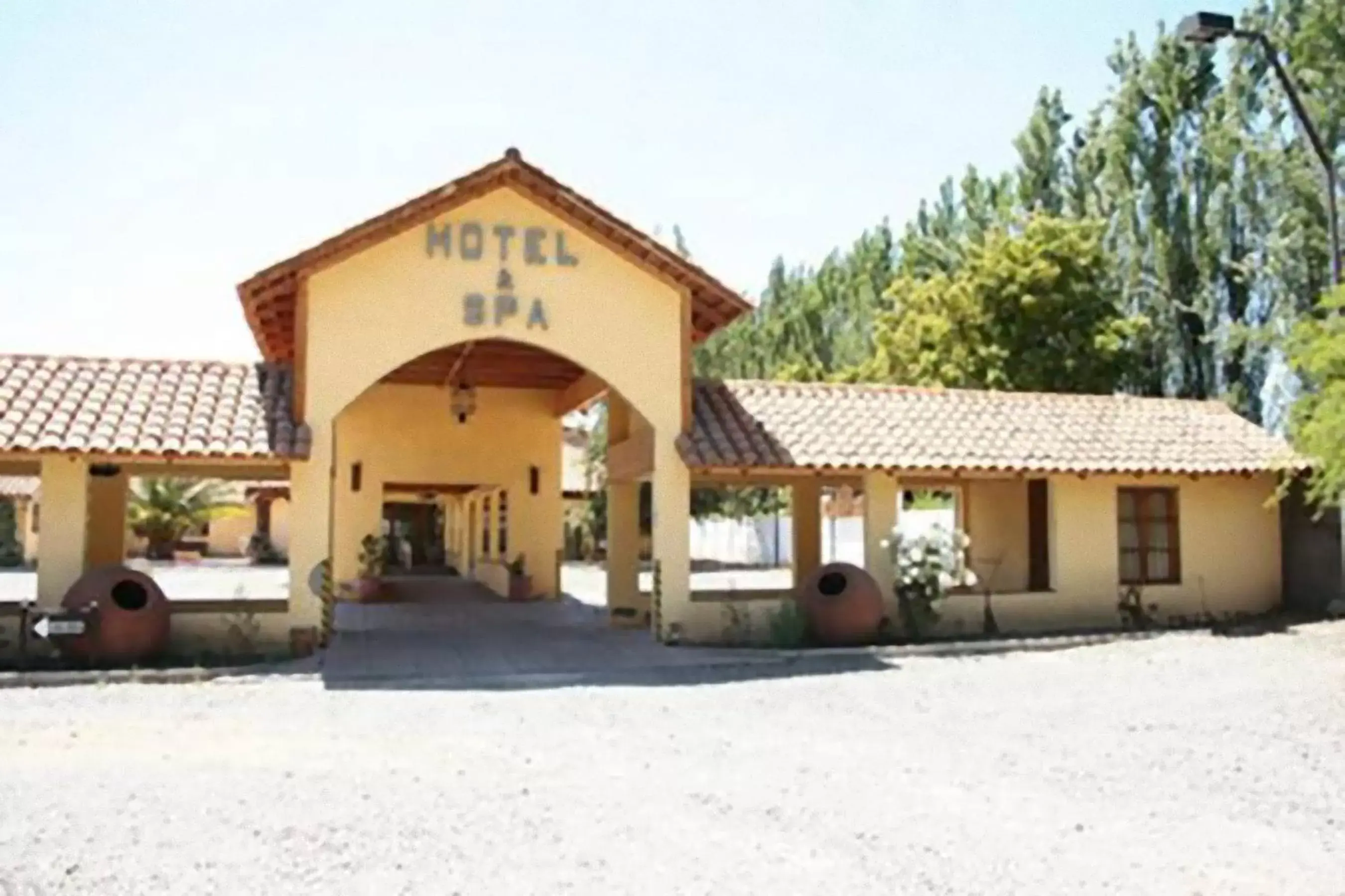 Facade/entrance, Property Building in Howard Johnson Hotel Rinconada de Los Andes