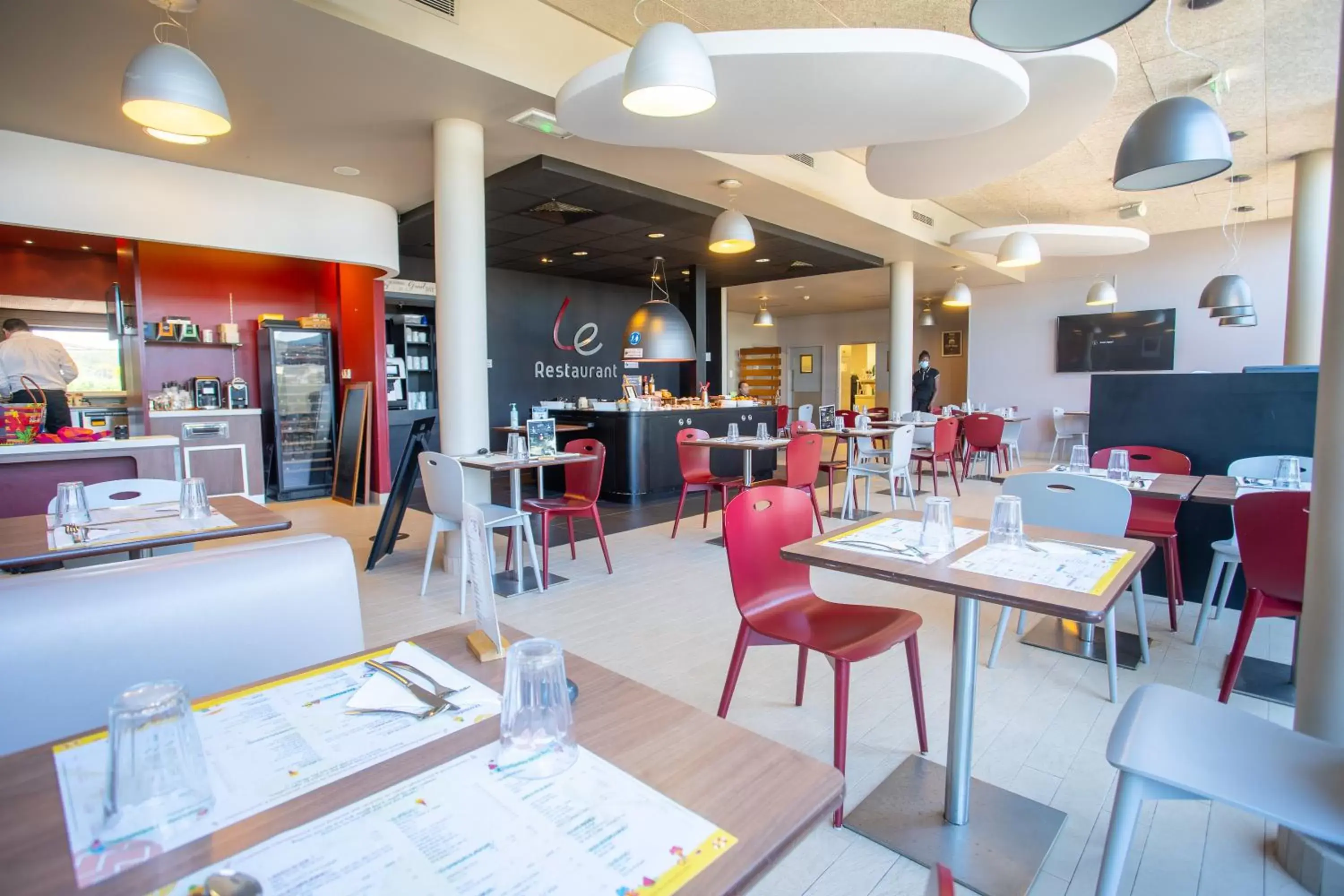 Restaurant/Places to Eat in Campanile Carcassonne Est - La Cité