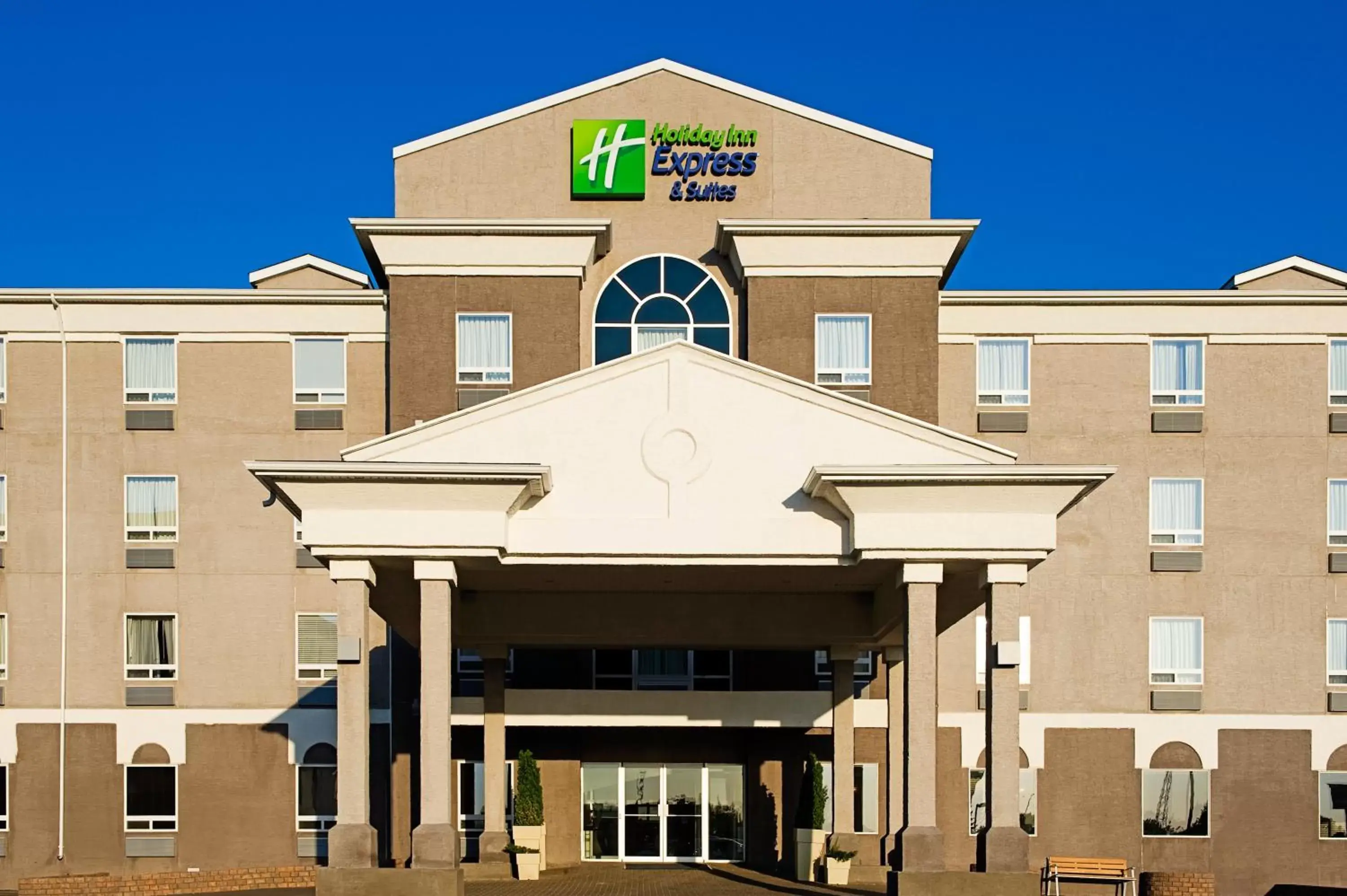 Property Building in Holiday Inn Express & Suites-Regina-South, an IHG Hotel