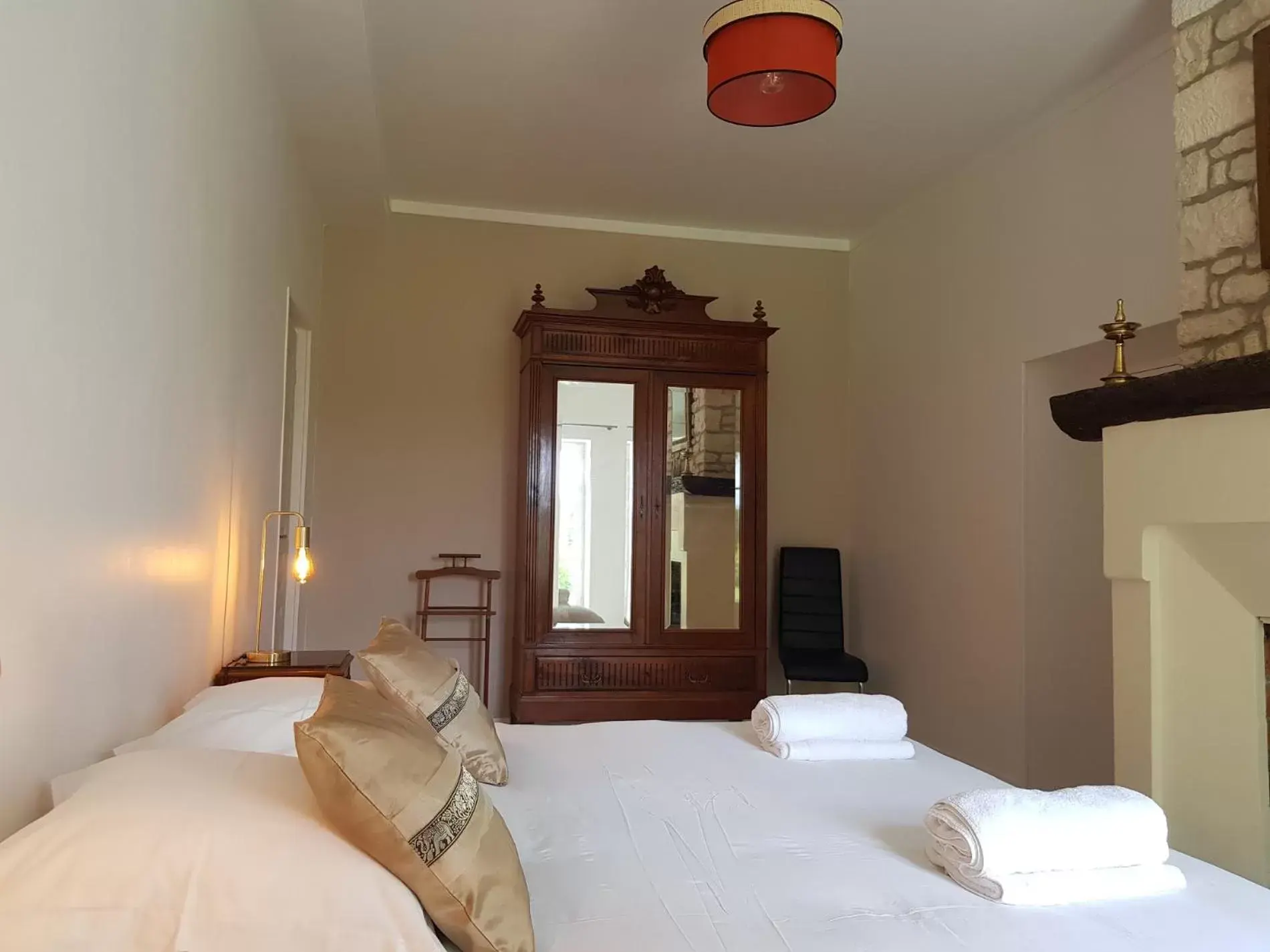 Bedroom, Bed in Domaine de Pelouaille - chambre d'hôtes