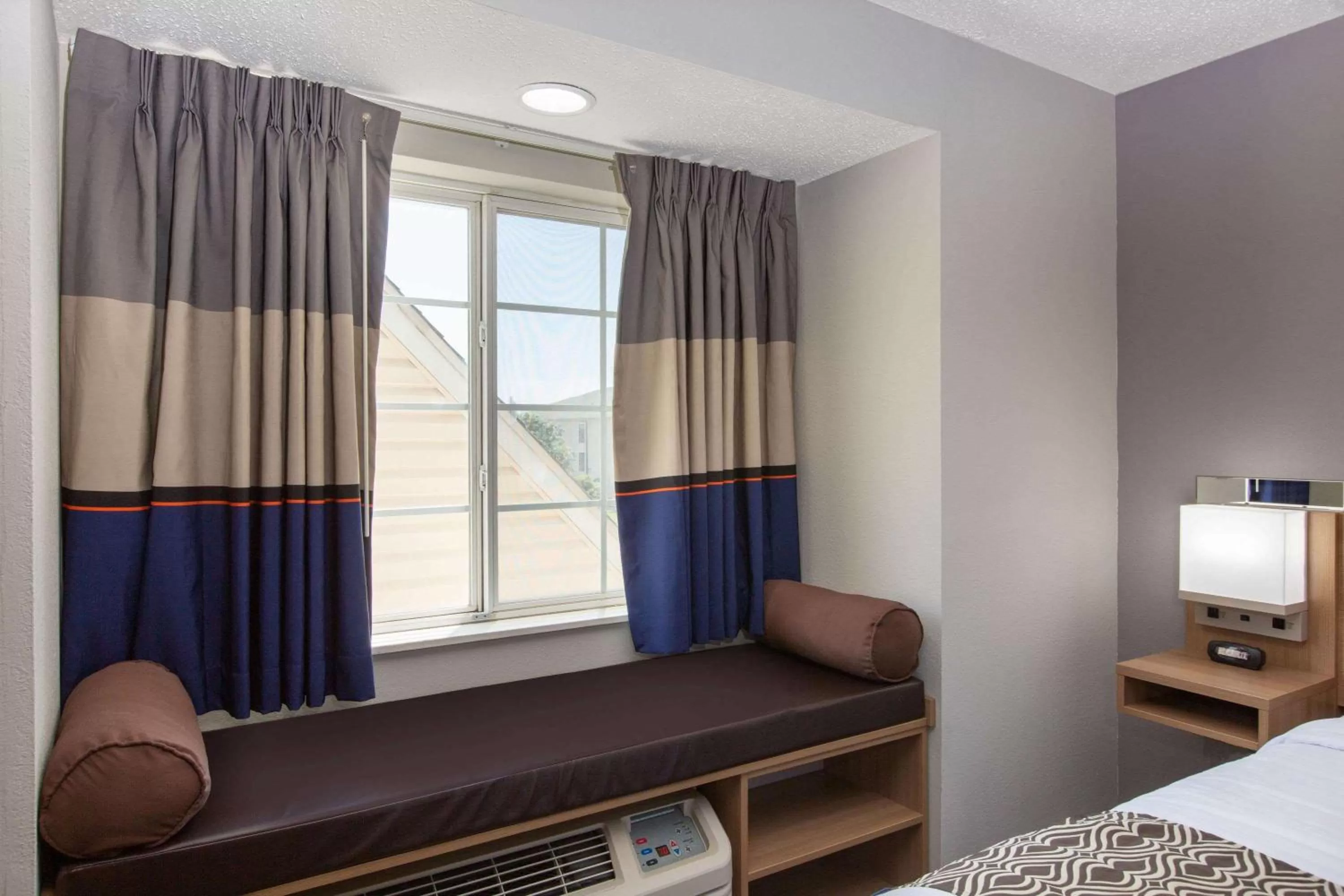 Photo of the whole room, Bed in Microtel Inn & Suites by Wyndham Augusta/Riverwatch