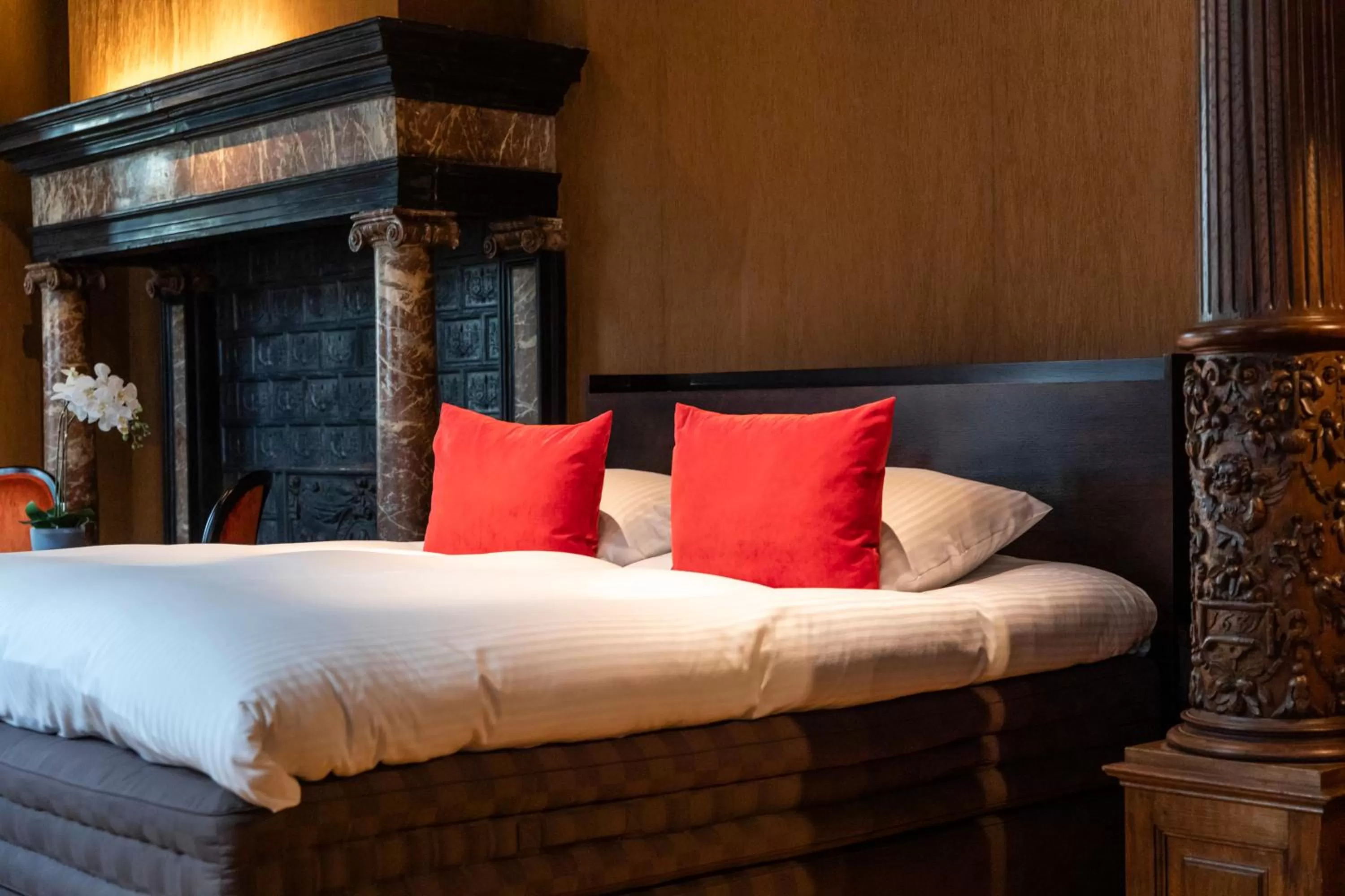 Bed in Van Der Valk Sélys Liège Hotel & Spa