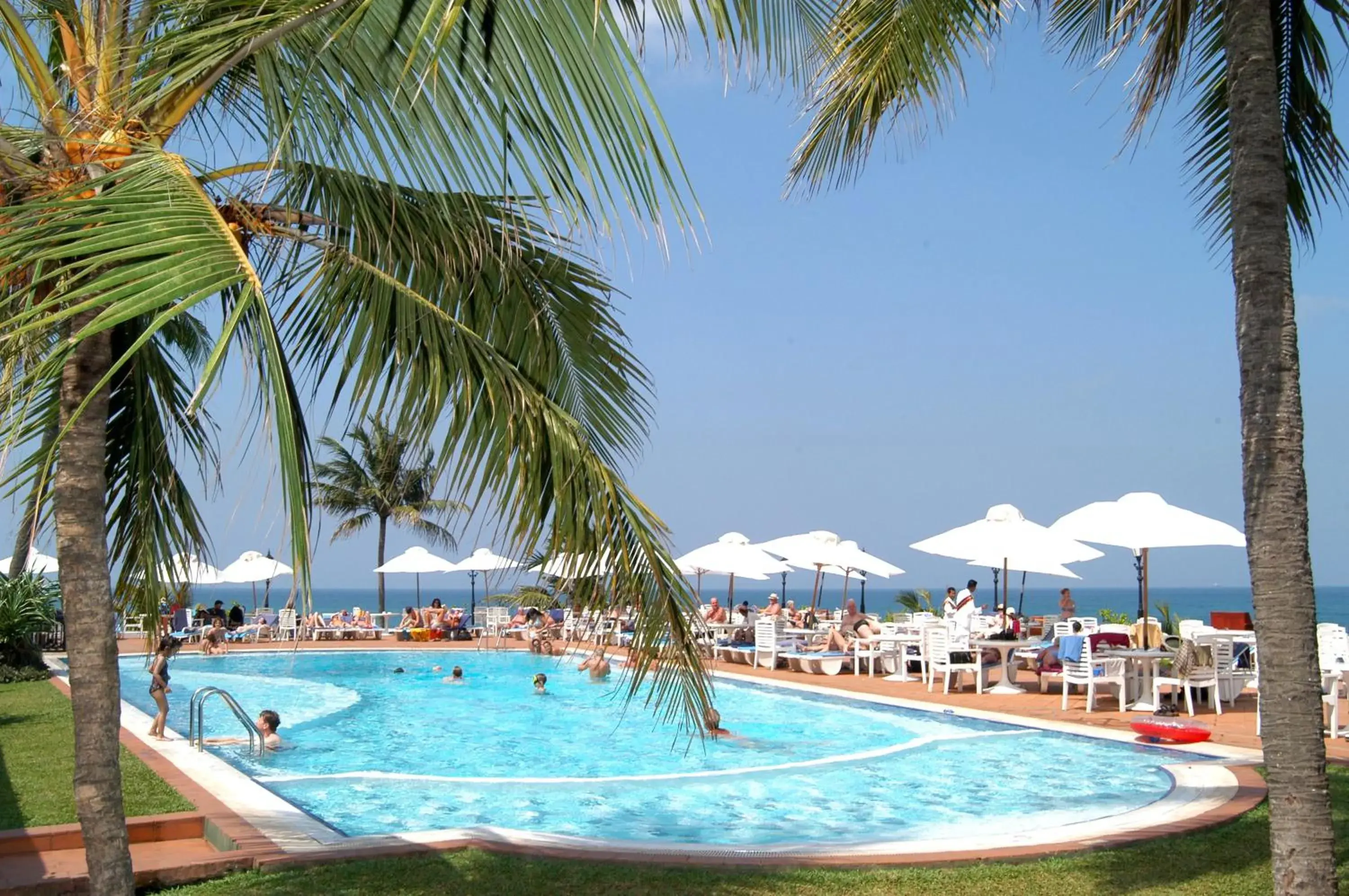 Garden view, Swimming Pool in Mount Lavinia Beach Hotel