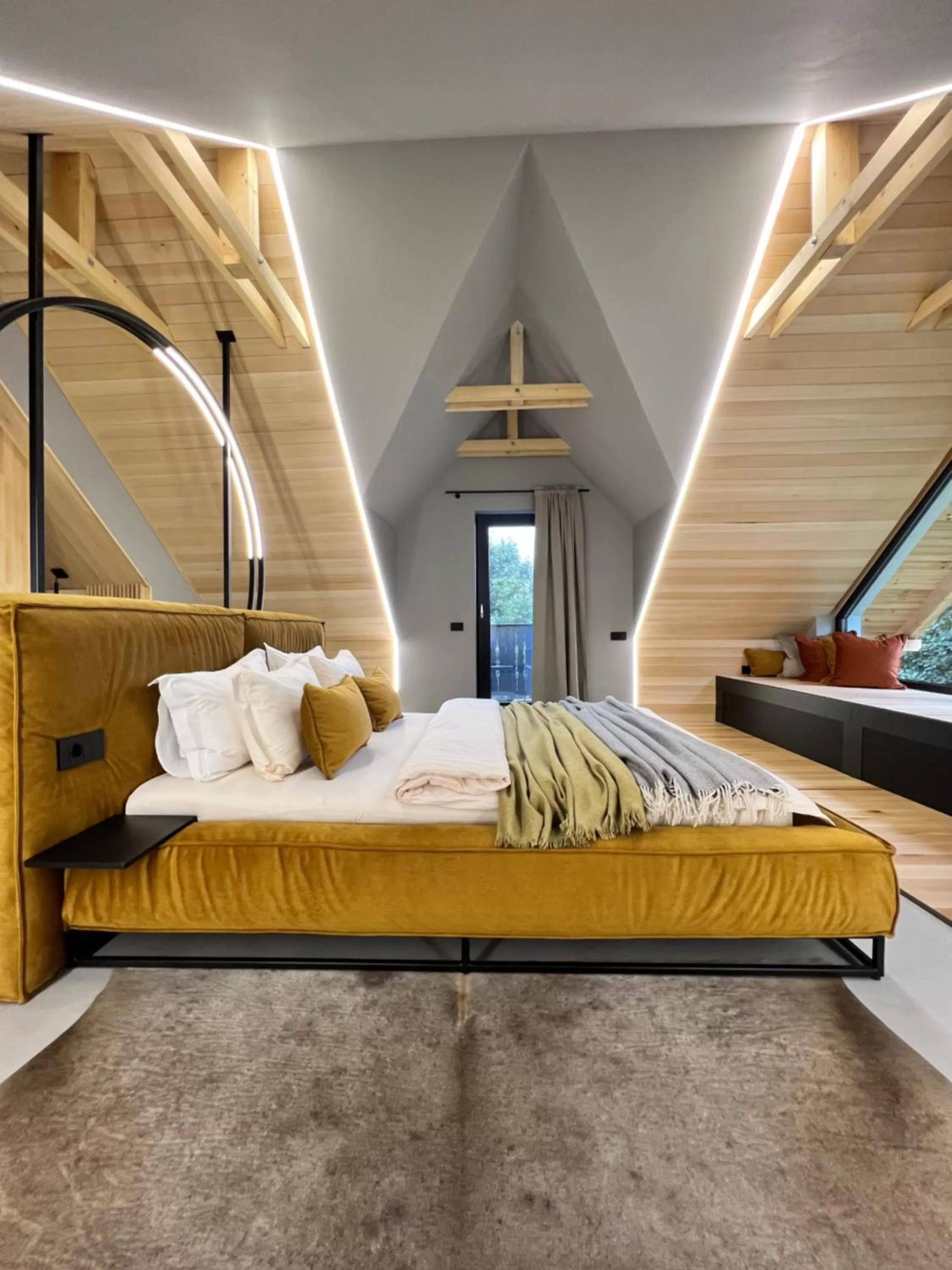 Bed in Garden Retreat Junior
