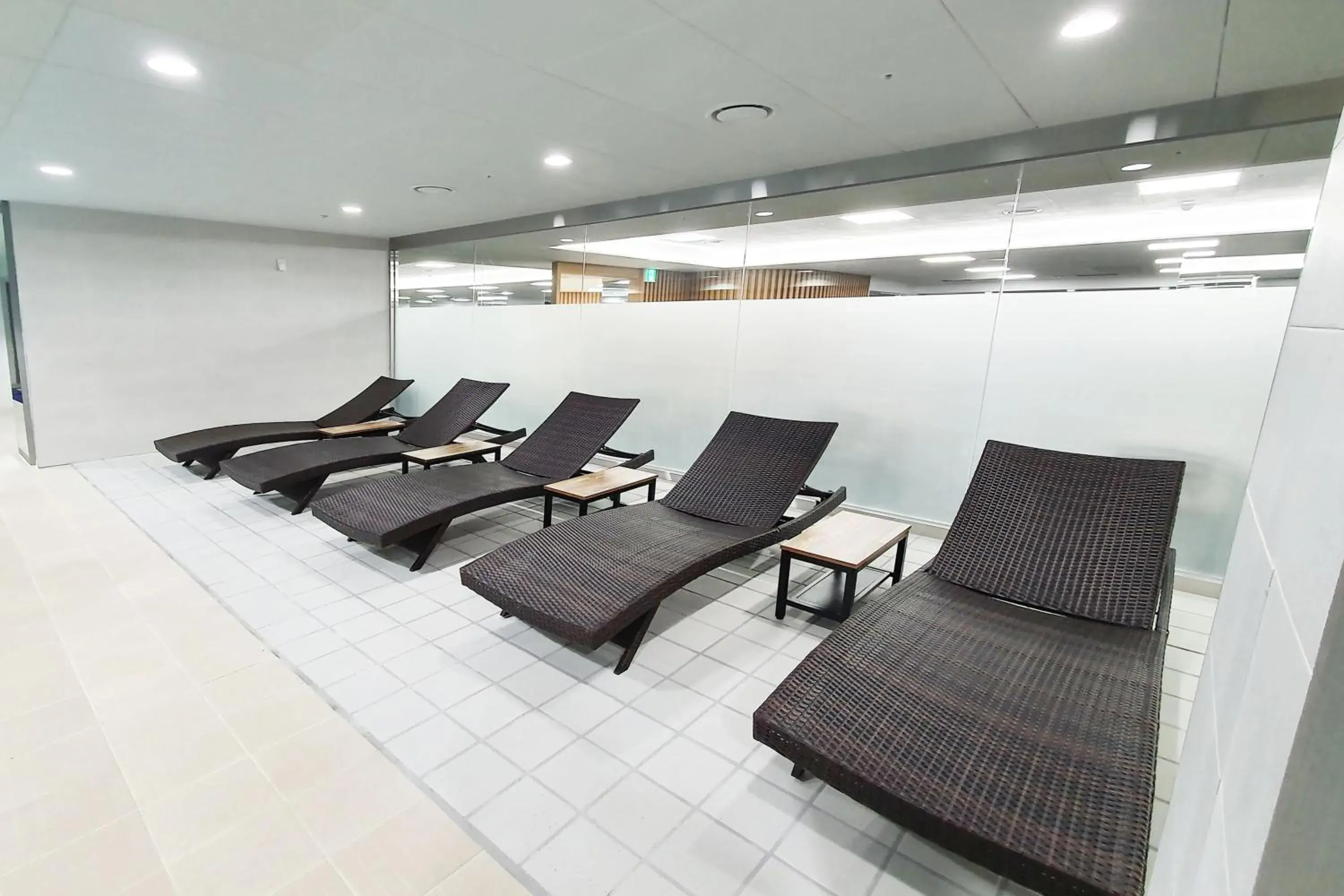 Swimming pool in Commodore Hotel Busan Swimming pool in Commodore Hotel Busan