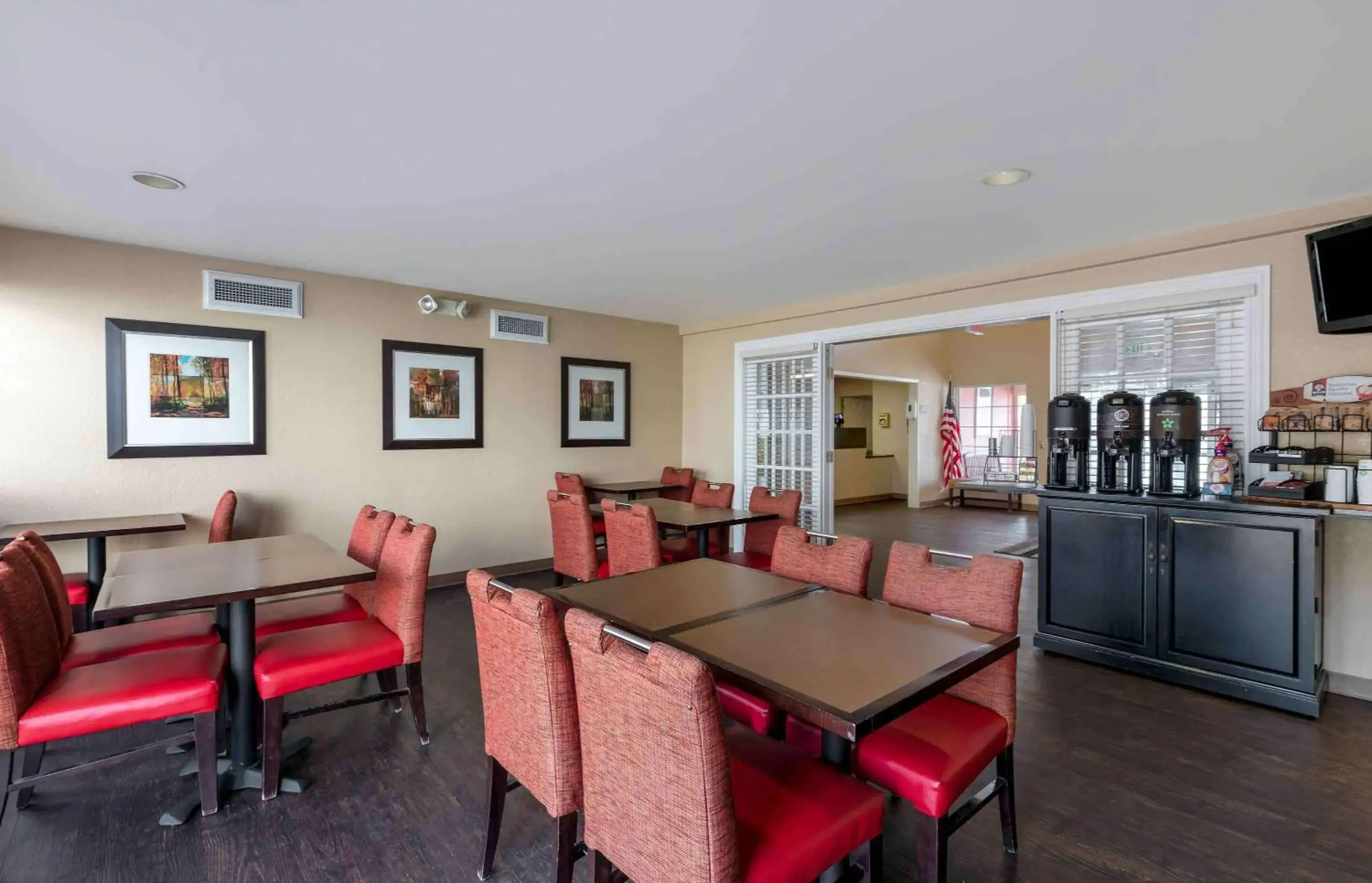 Breakfast, Restaurant/Places to Eat in Extended Stay America Suites - Dallas - Plano Parkway