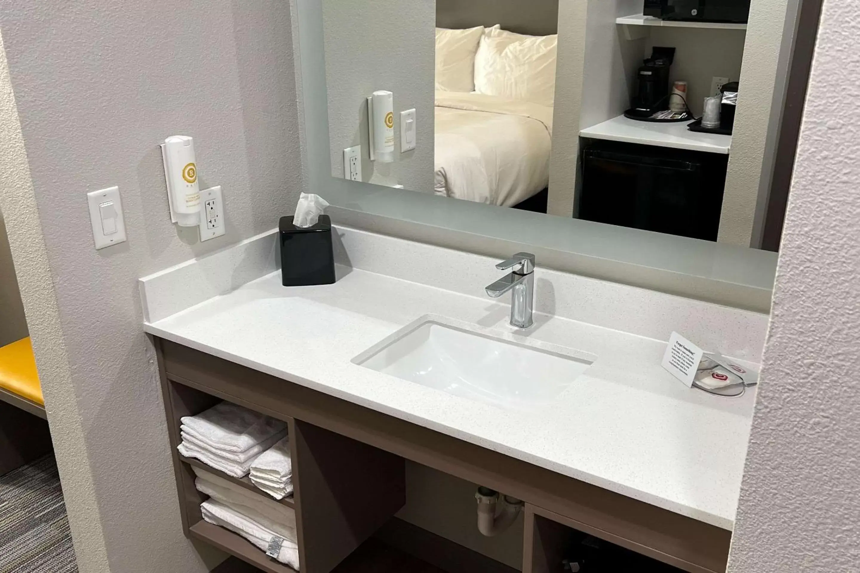 Queen Suite with Two Queen Beds and Tub - Disability Access/Non Smoking in Comfort Inn & Suites Queen Suite with Two Queen Beds and Tub - Disability Access/Non Smoking in Comfort Inn & Suites