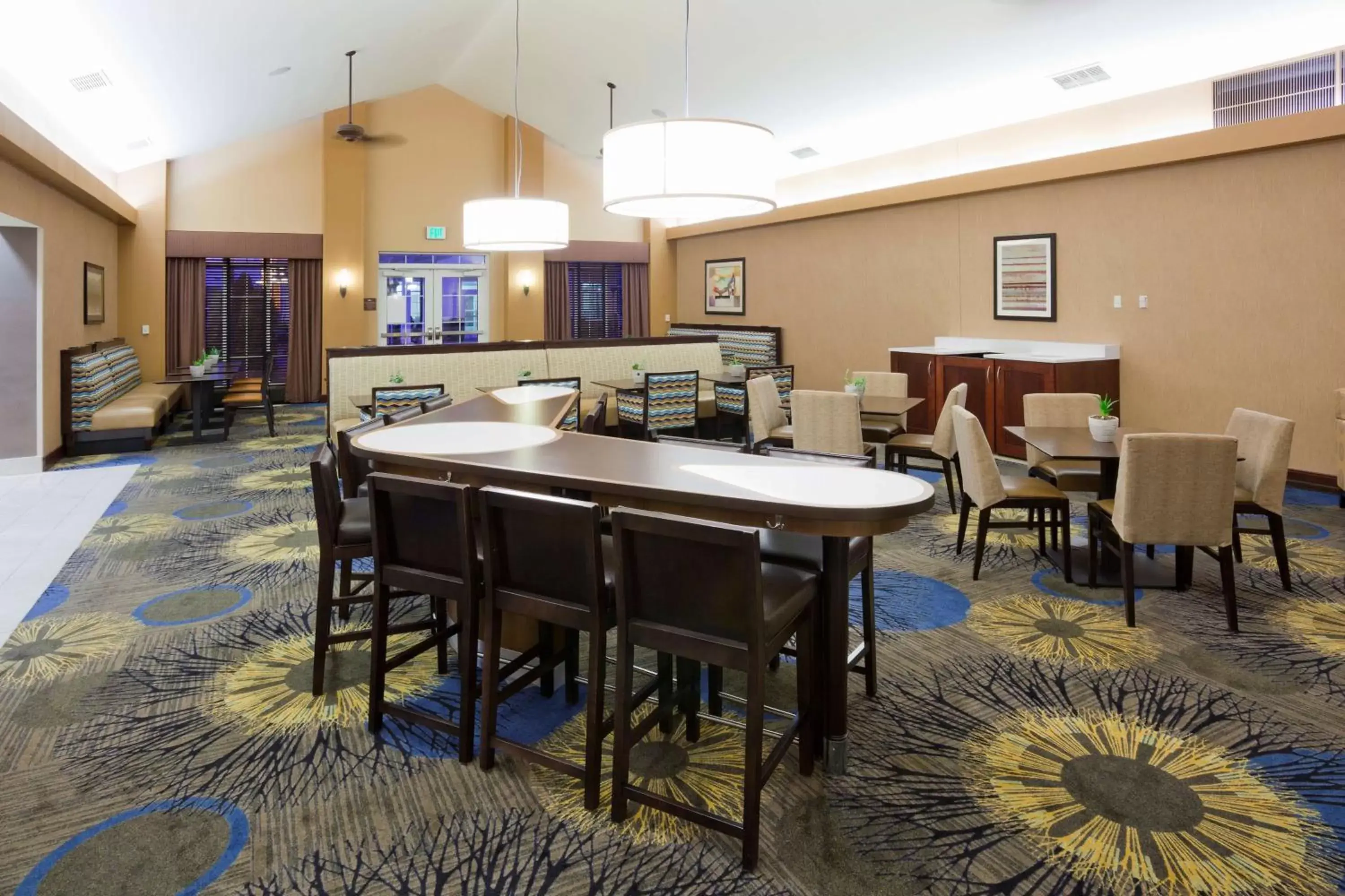 Meeting/conference room, Lounge/Bar in Homewood Suites New Brighton