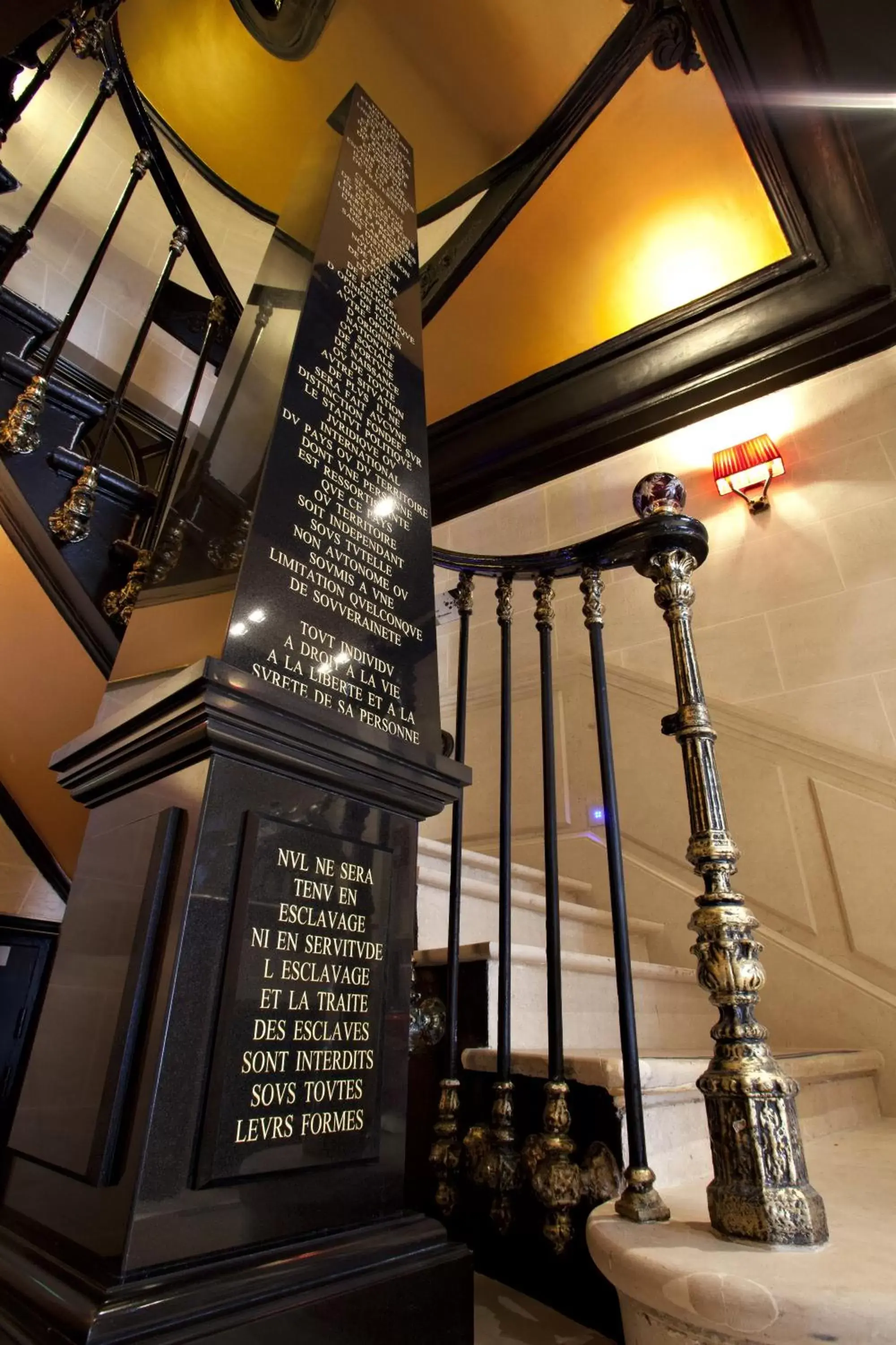 Decorative detail, Lounge/Bar in Maison Albar Hotels Le Champs-Elysées