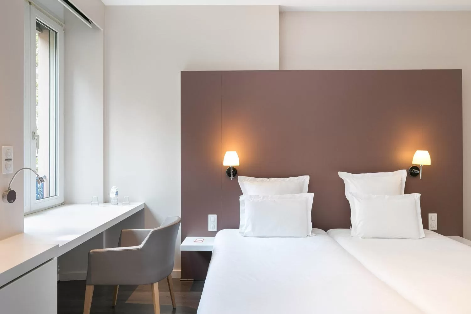 Bed in Hôtel de l'Europe by HappyCulture