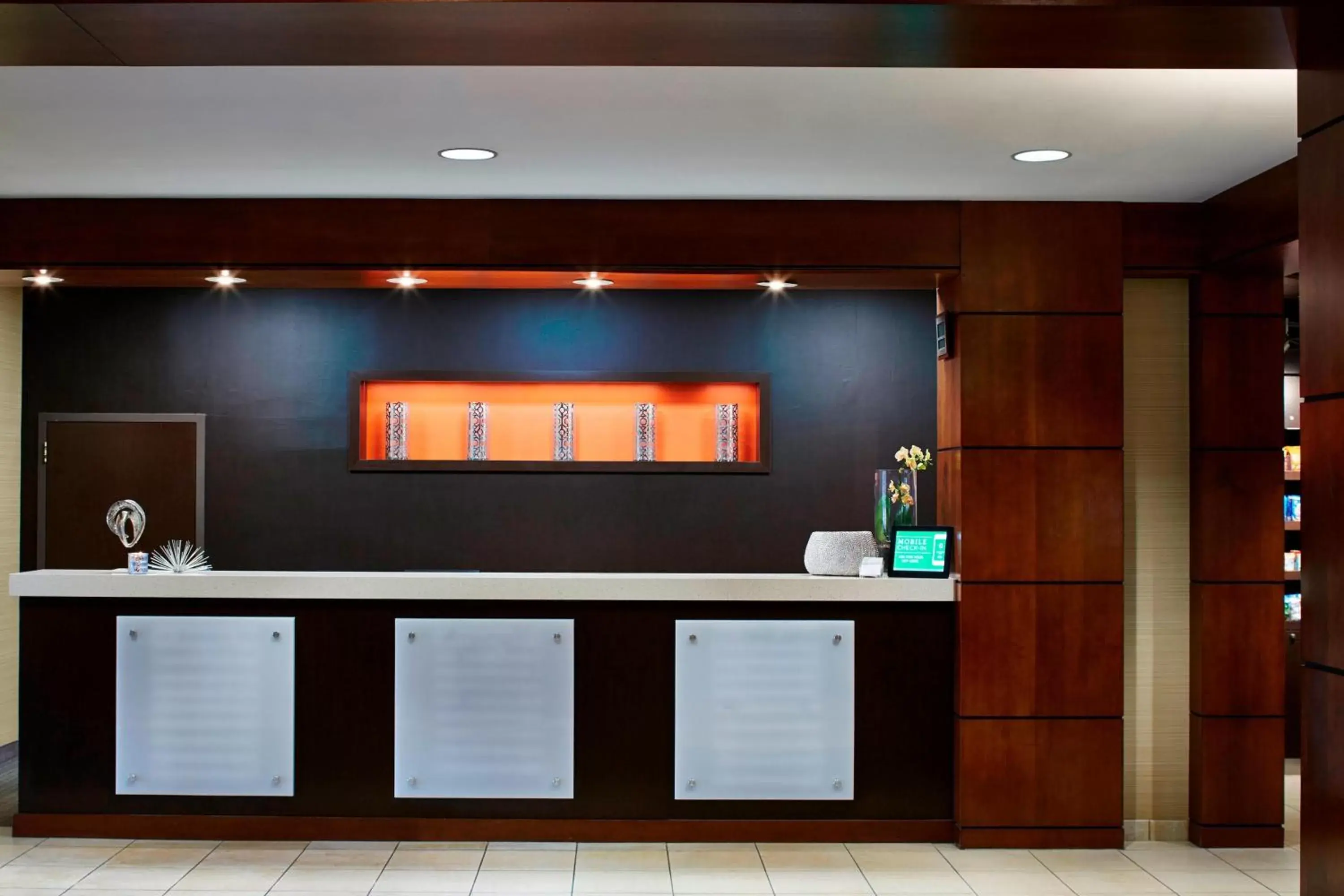 Lobby or reception, Lobby/Reception in Courtyard by Marriott Bloomington Mall of America