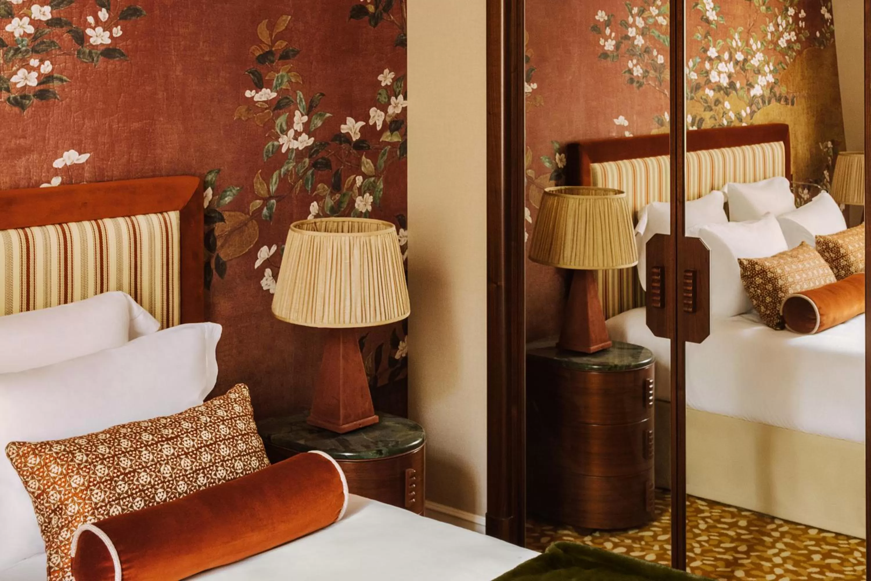 Bedroom, Bed in Saint James Paris