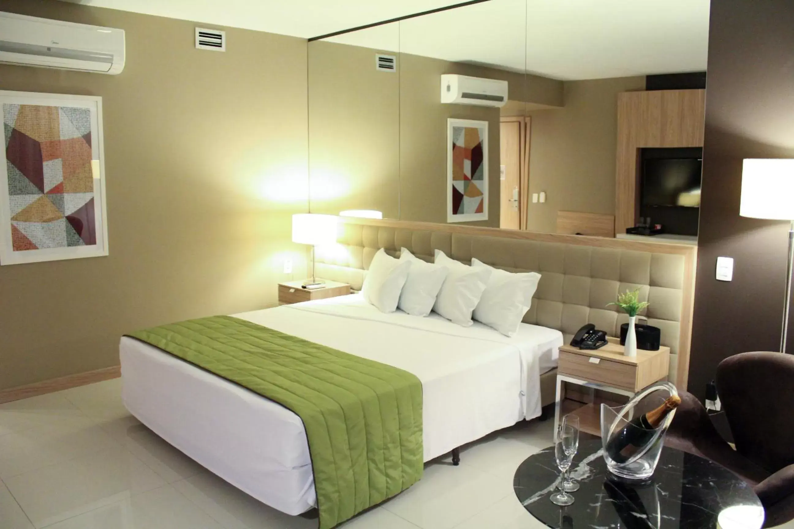Bedroom, Bed in eSuites Savassi Toscanini
