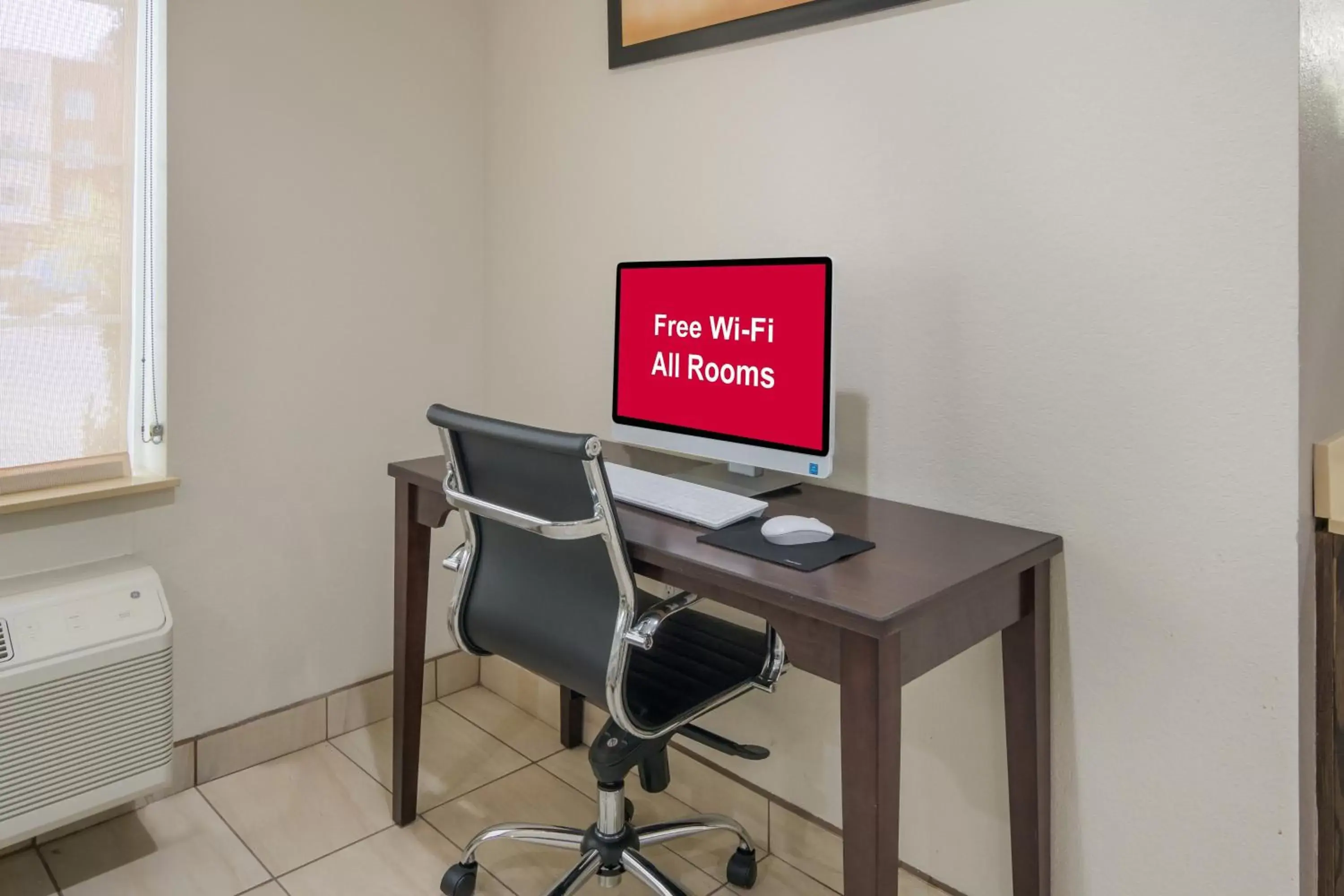 Business facilities in Red Roof Inn PLUS+ Fort Worth - Burleson