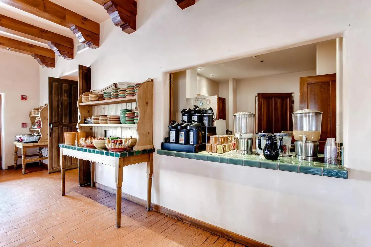 Breakfast, Kitchen/Kitchenette in Old Santa Fe Inn