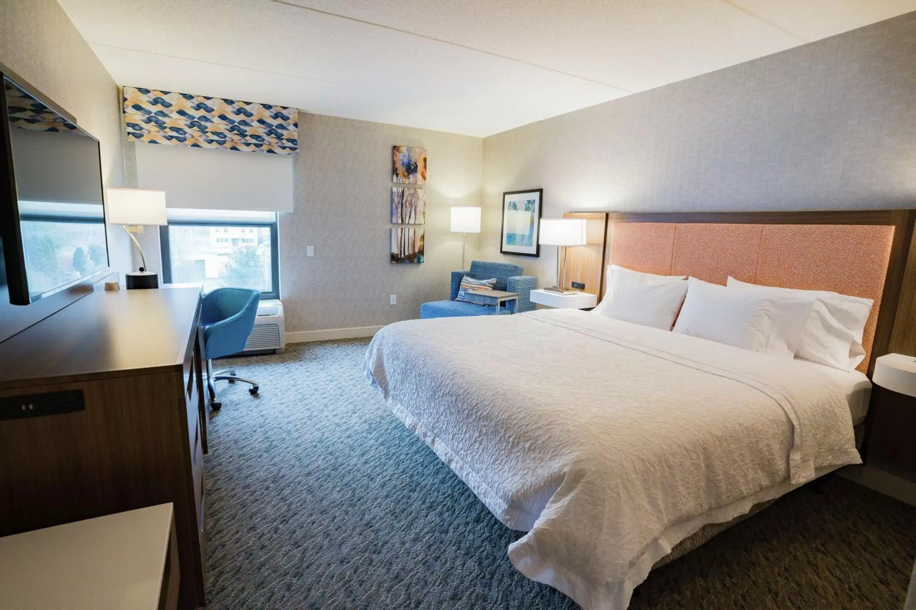 Bedroom, Bed in Hampton Inn Clarks Summit Bedroom, Bed in Hampton Inn Clarks Summit