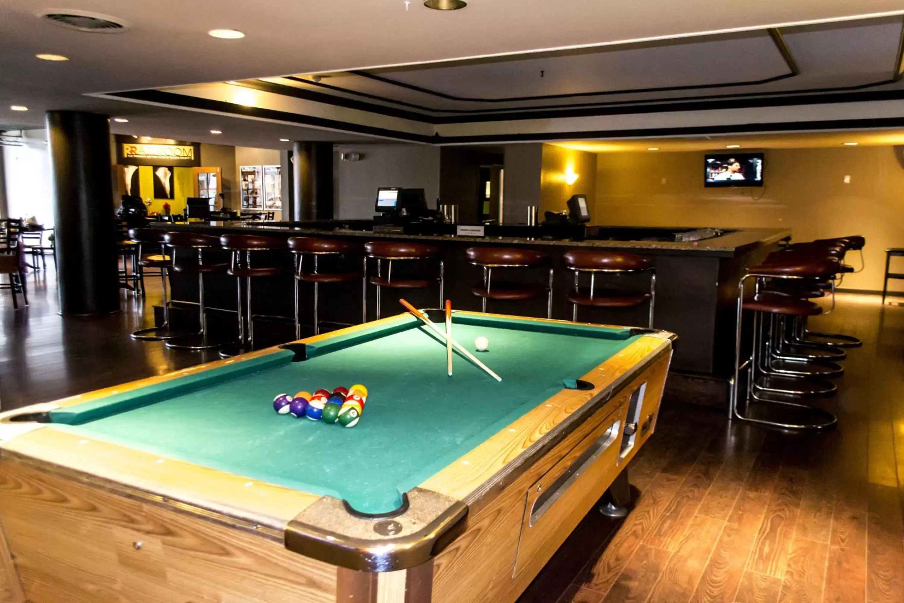 Restaurant/places to eat, Billiards in New Hope Inn & Suites