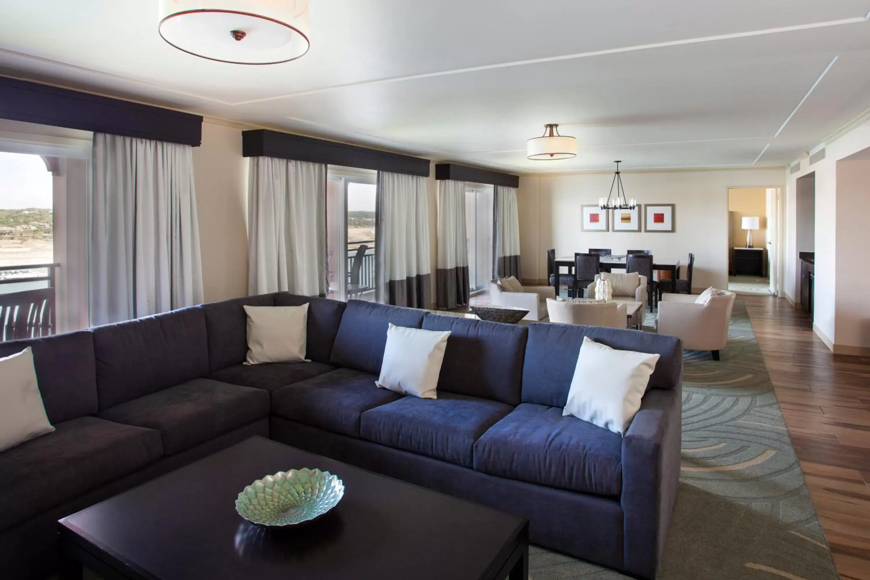 Communal lounge/ TV room, Seating Area in Lakeway Resort & Spa