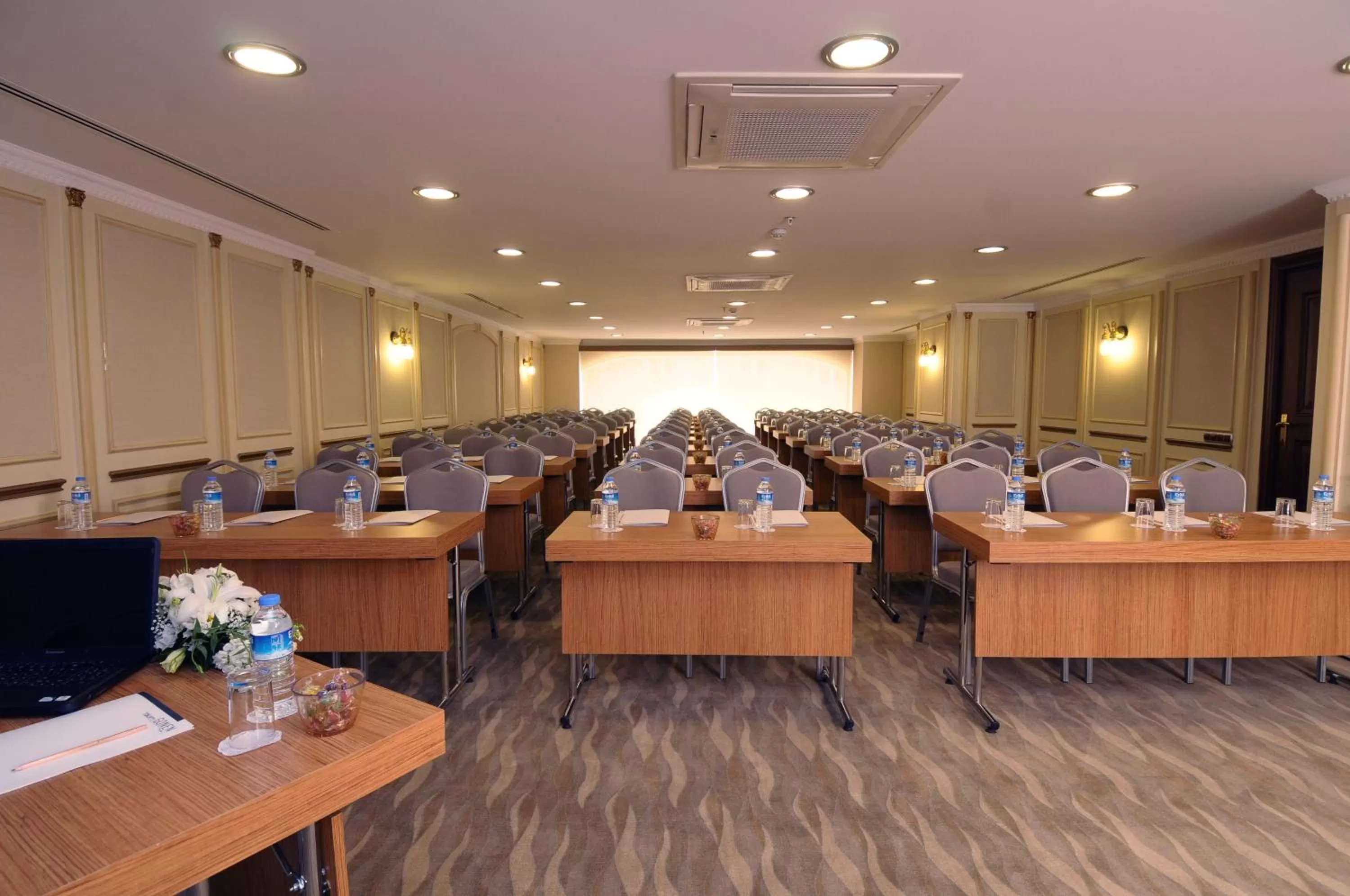 Business facilities in Taksim Gonen Hotel