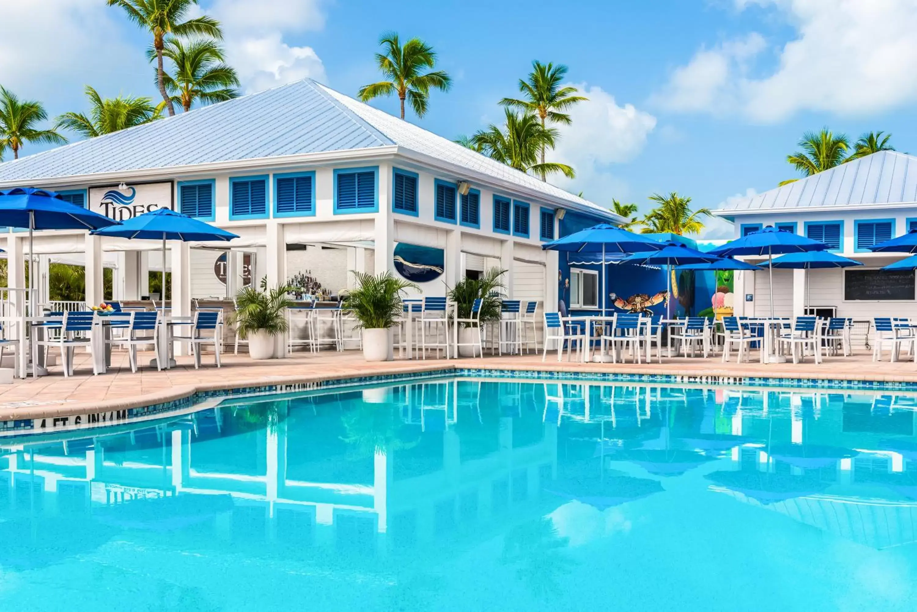 Restaurant/places to eat, Swimming Pool in Islander Resort