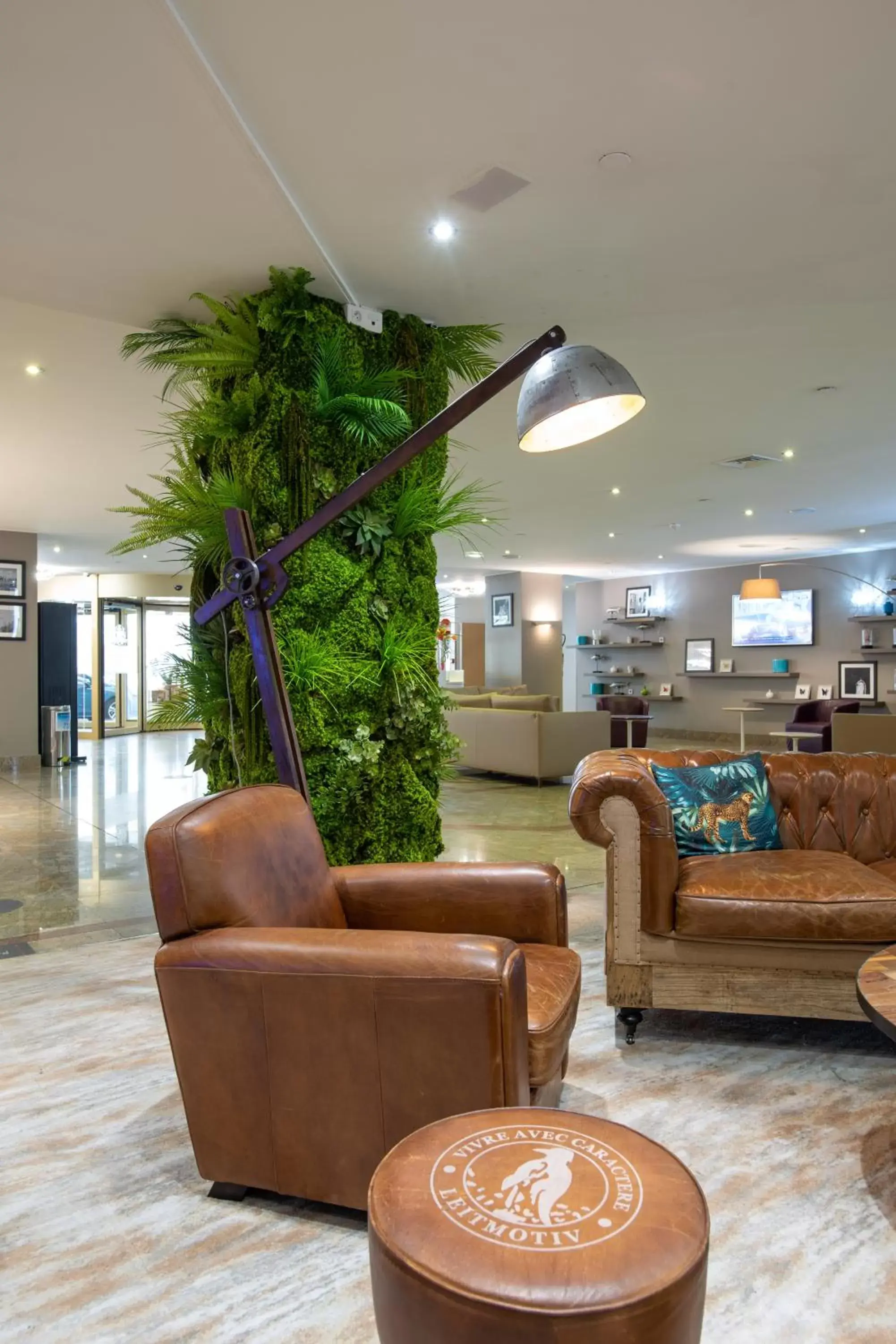 Lounge or bar, Lobby/Reception in Mercure Marseille Centre Vieux Port