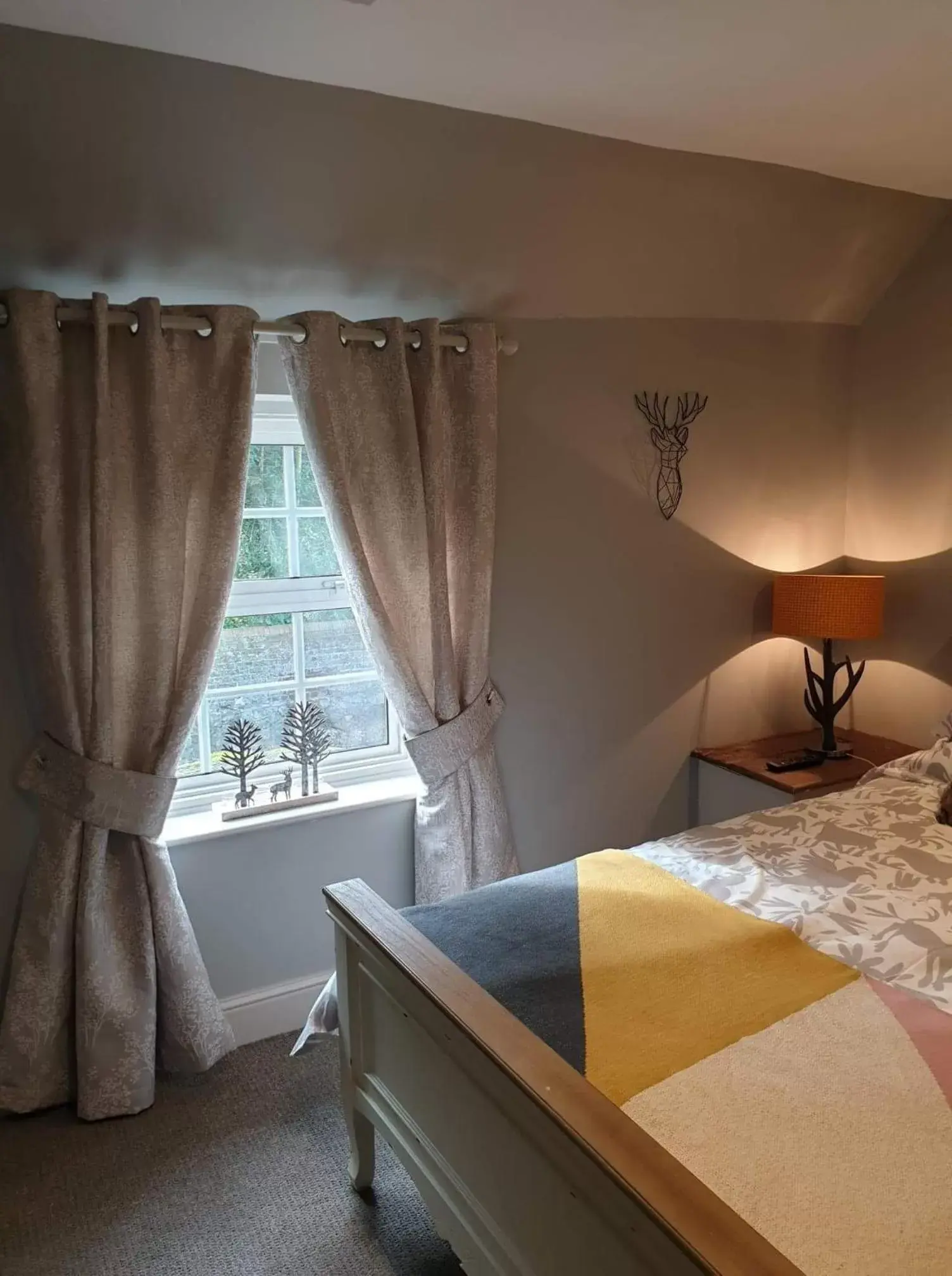 King Room in The Horse Inn Hurst King Room in The Horse Inn Hurst