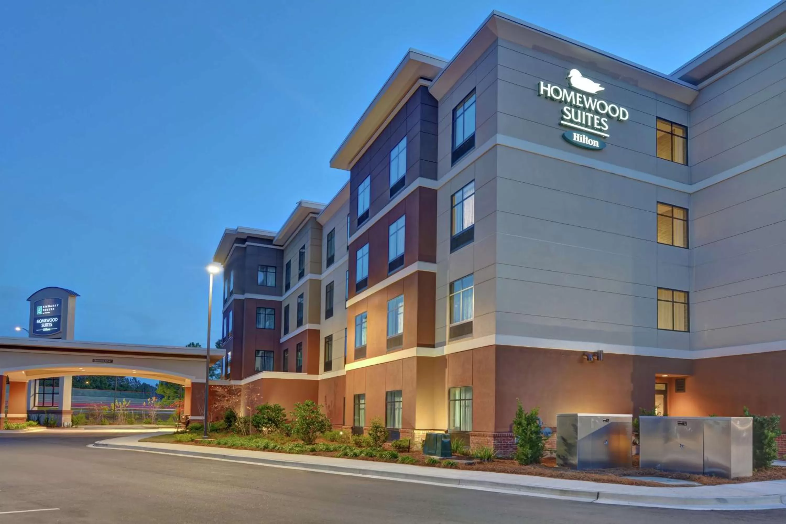 Property building in Homewood Suites By Hilton Savannah Airport