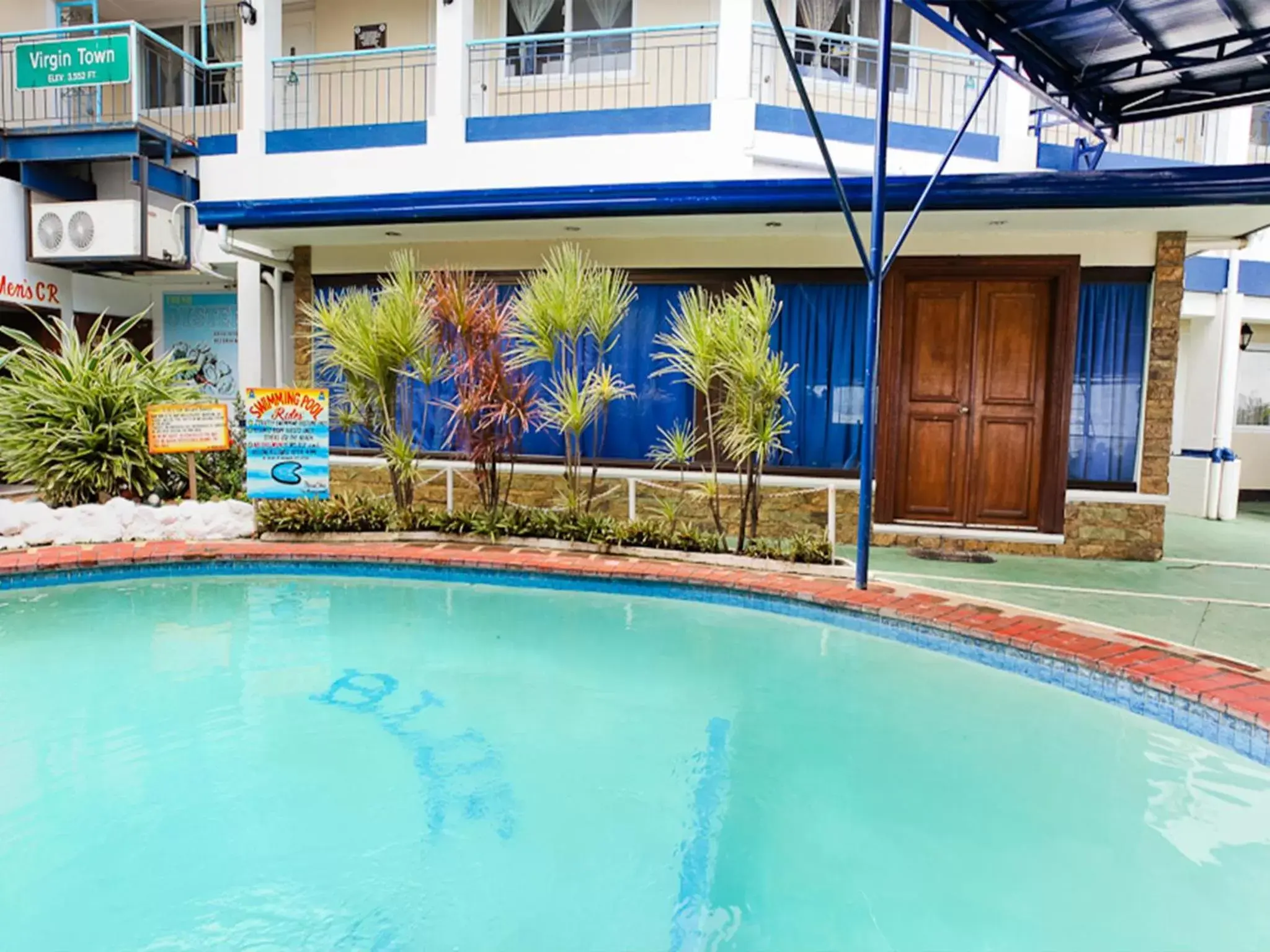 Swimming Pool in Blue Rock Resort