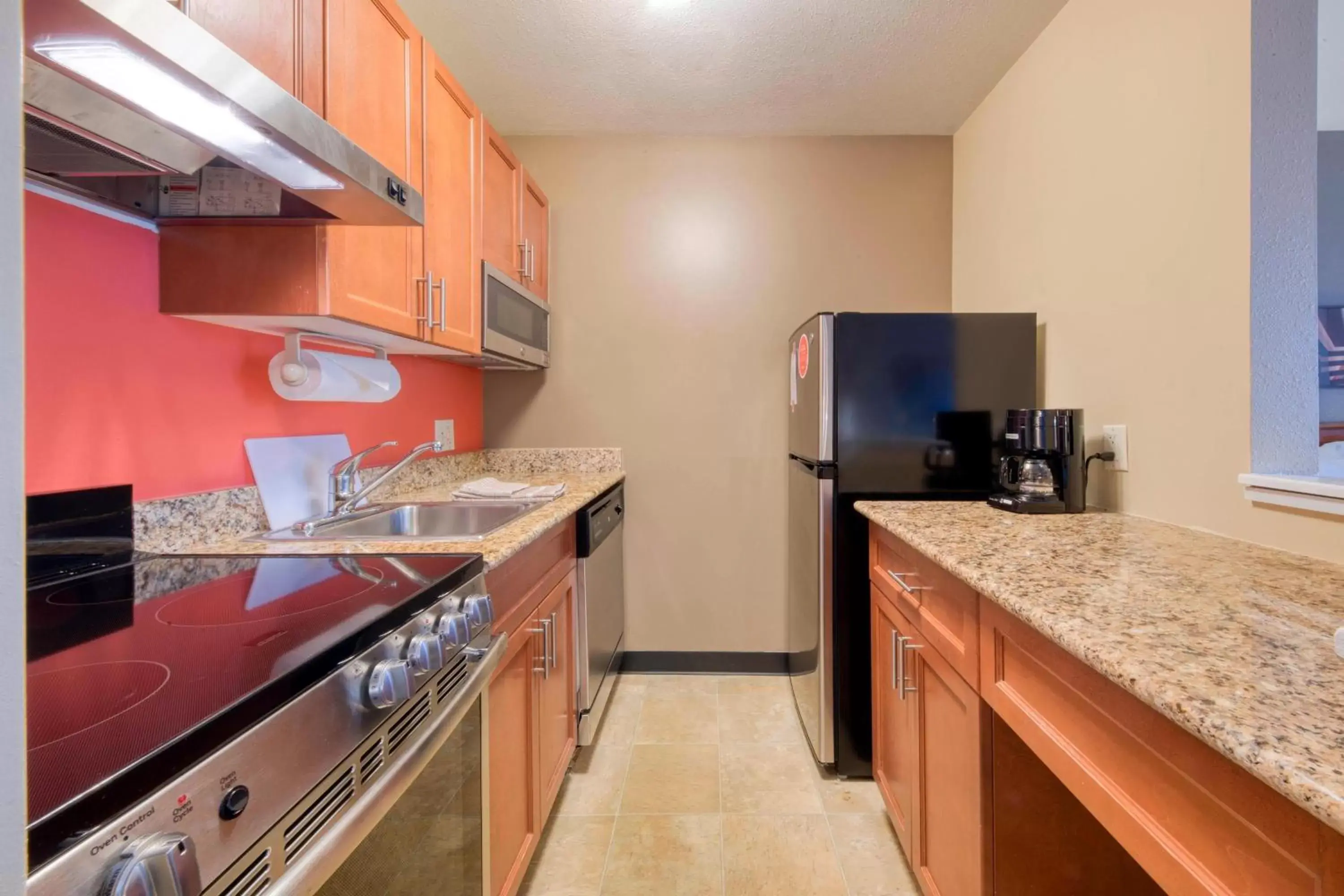 Kitchen or kitchenette, Kitchen/Kitchenette in TownePlace Suites Raleigh Cary/Weston Parkway