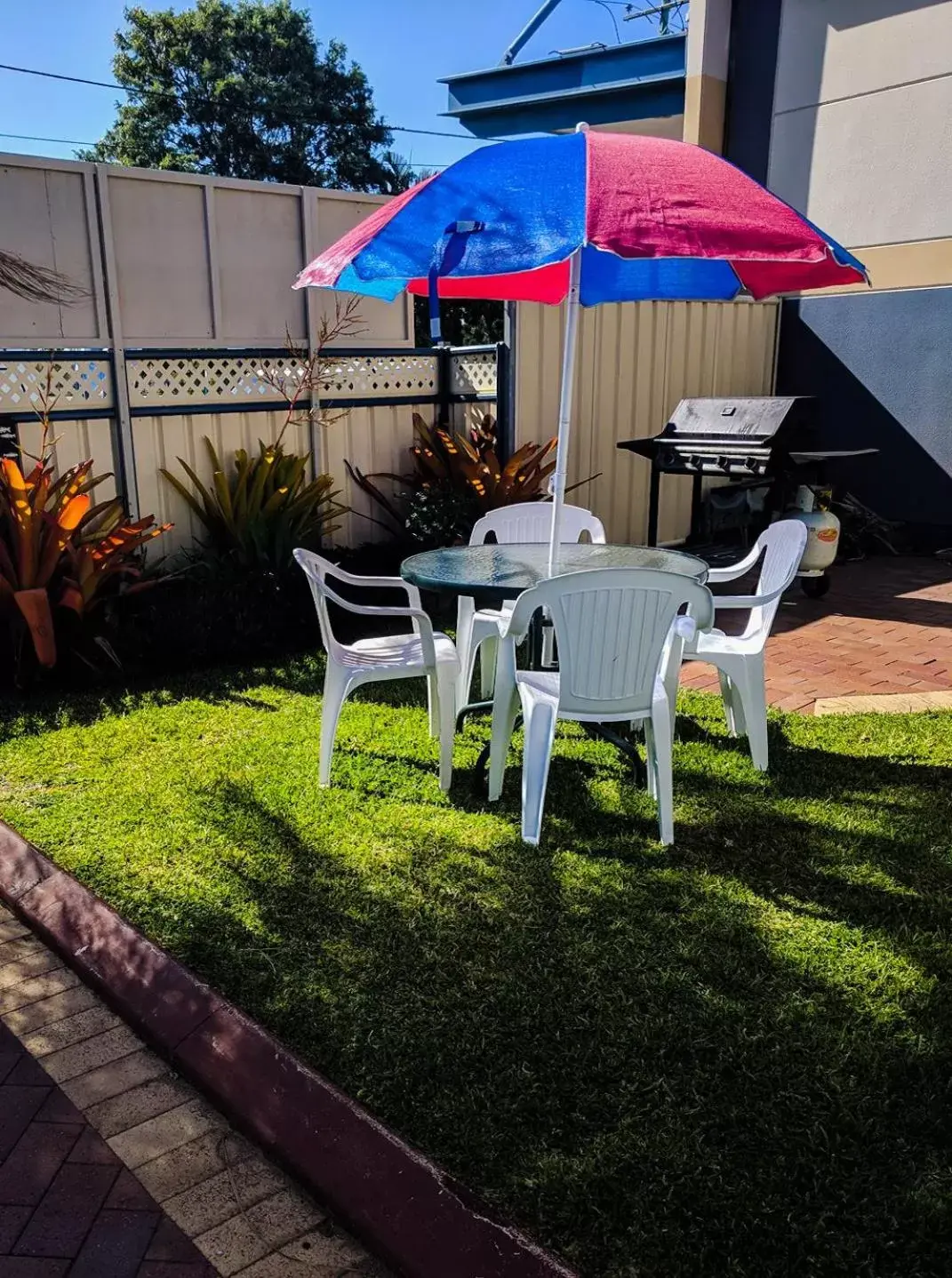 BBQ facilities in Main Street Motel